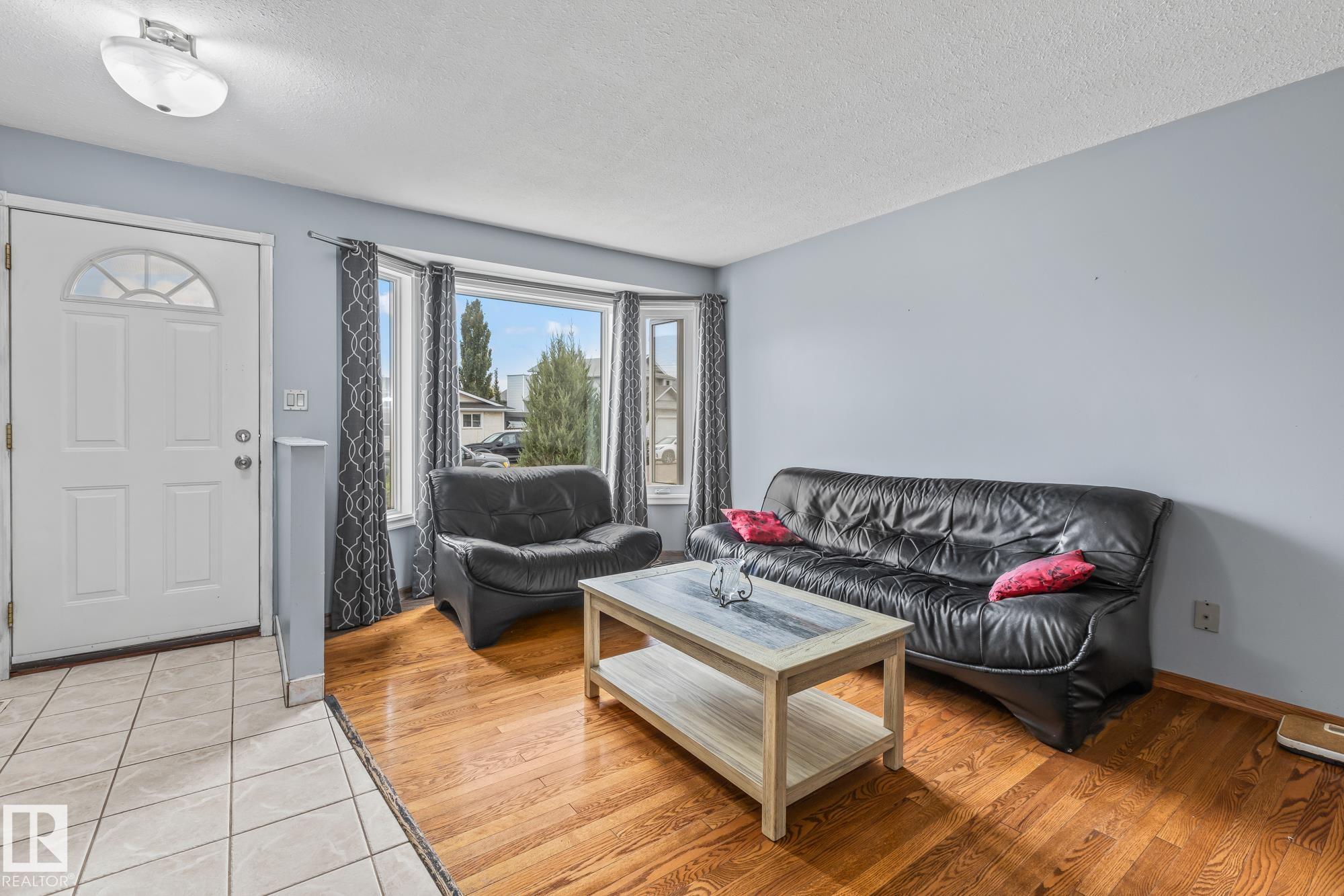 Photo 3 at 14520 37 Street NW, Kirkness, Edmonton