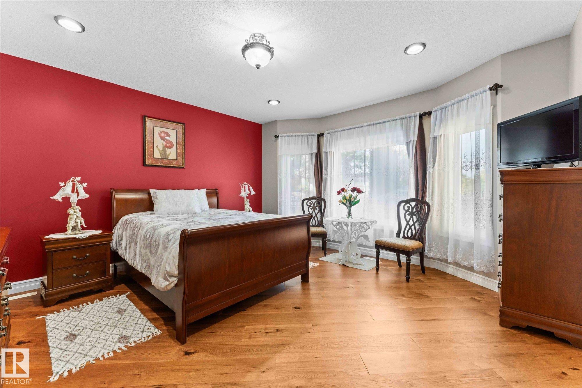 Photo 21 at 10516 158 Street NW, Britannia Youngstown, Edmonton