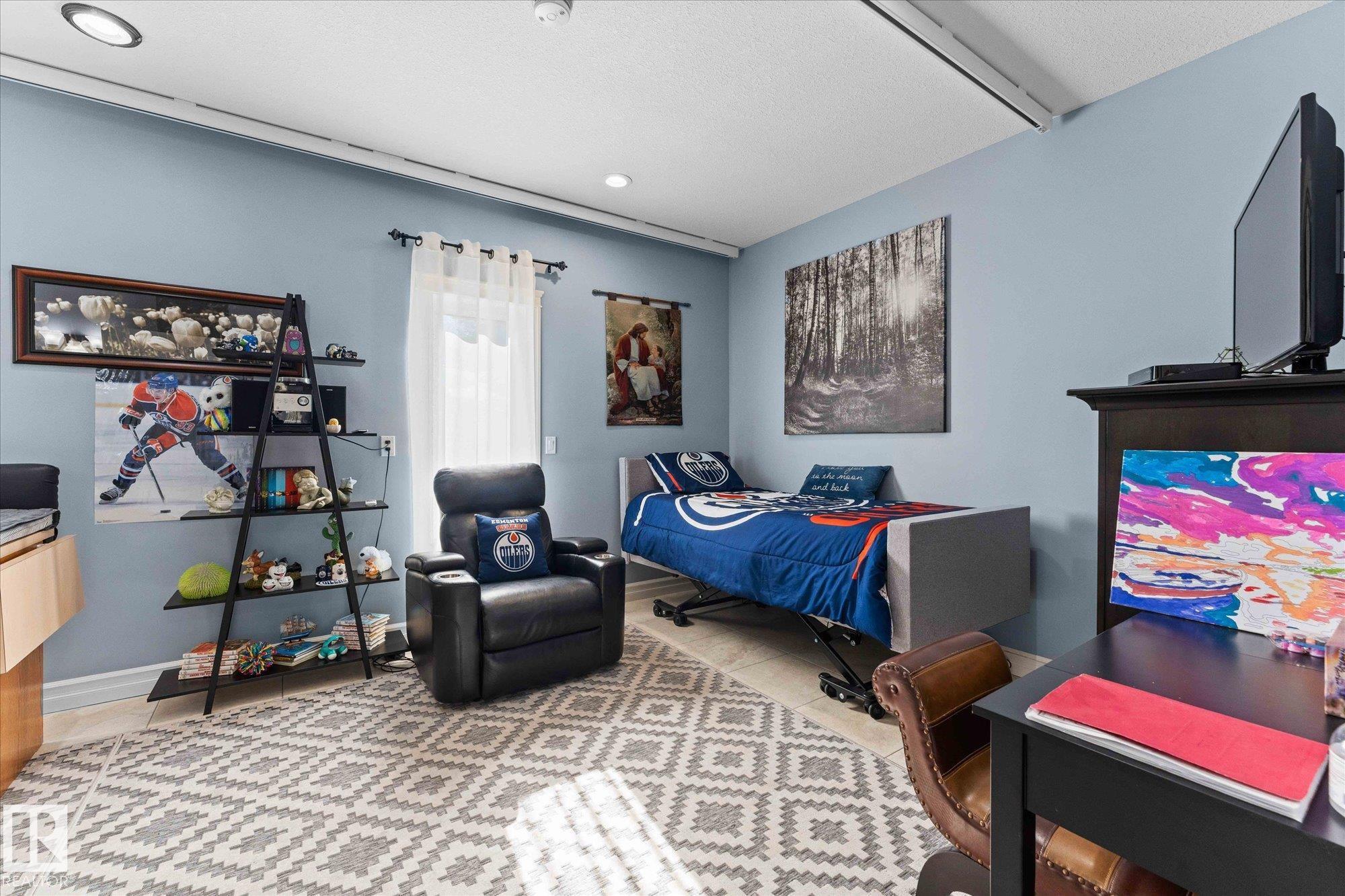 Photo 25 at 10516 158 Street NW, Britannia Youngstown, Edmonton