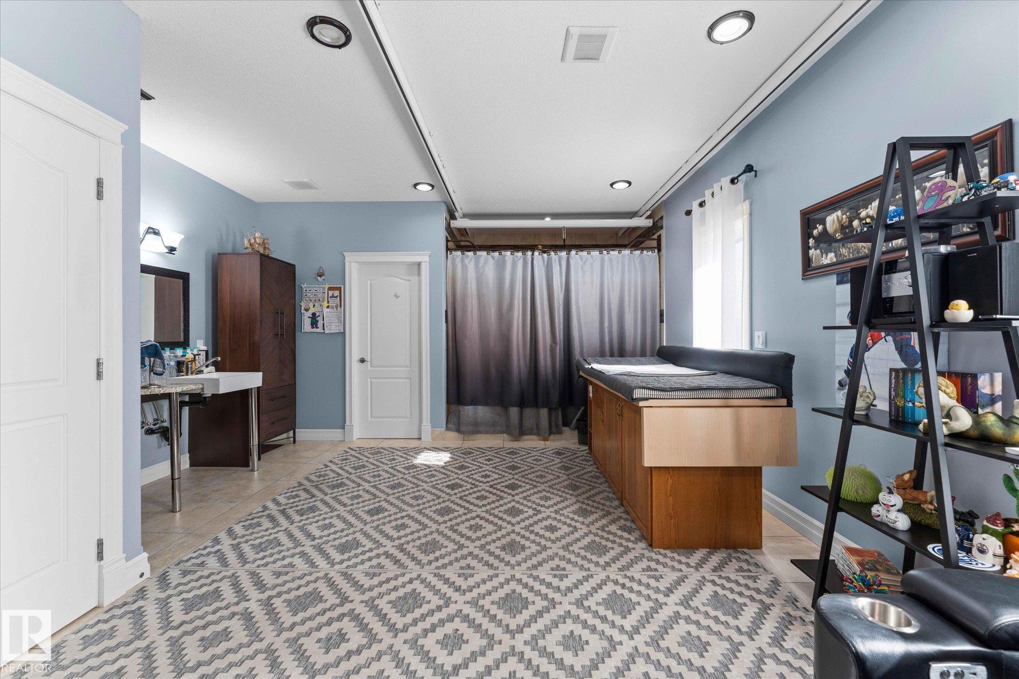 Photo 28 at 10516 158 Street NW, Britannia Youngstown, Edmonton