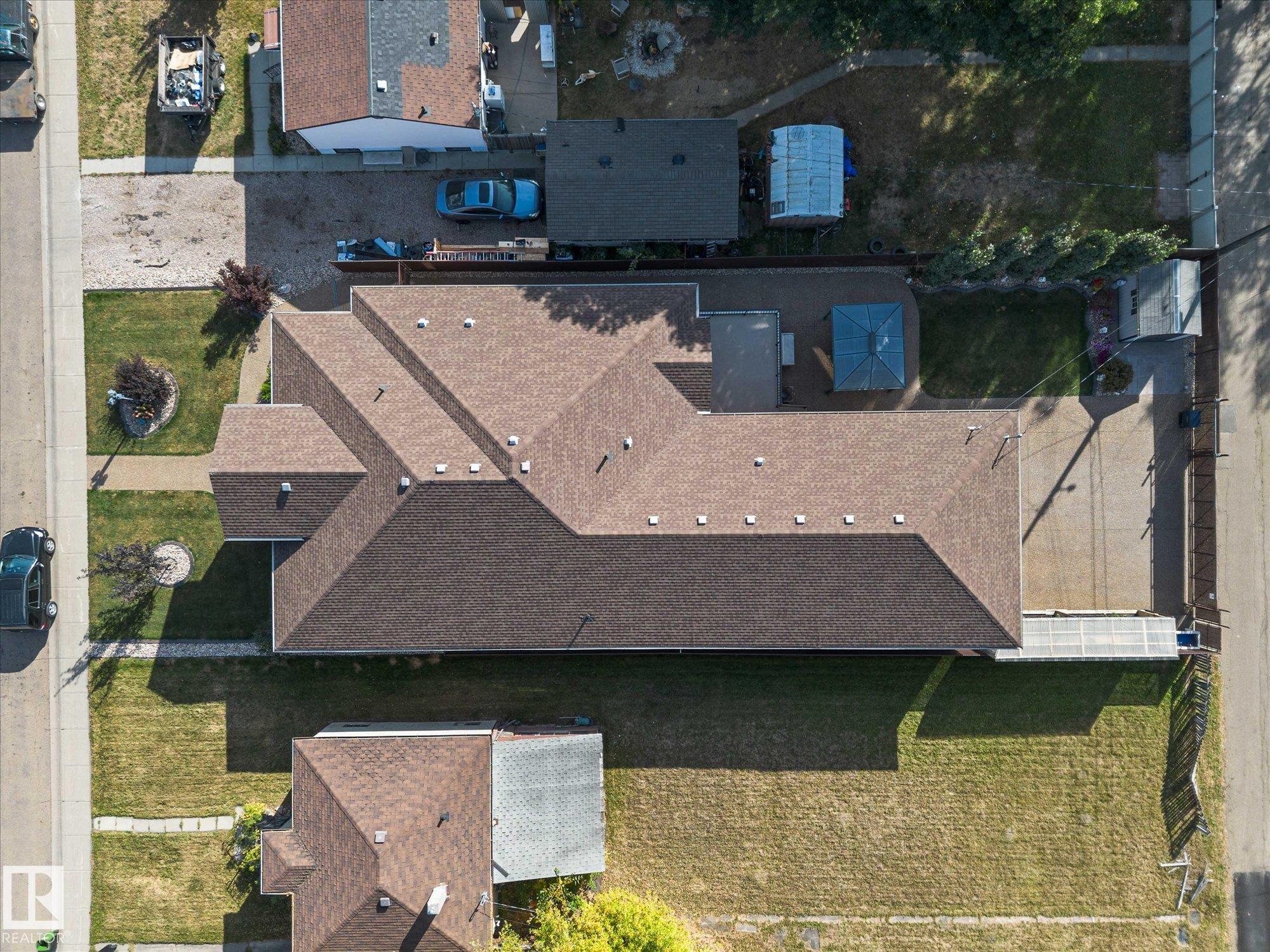 Photo 4 at 10516 158 Street NW, Britannia Youngstown, Edmonton