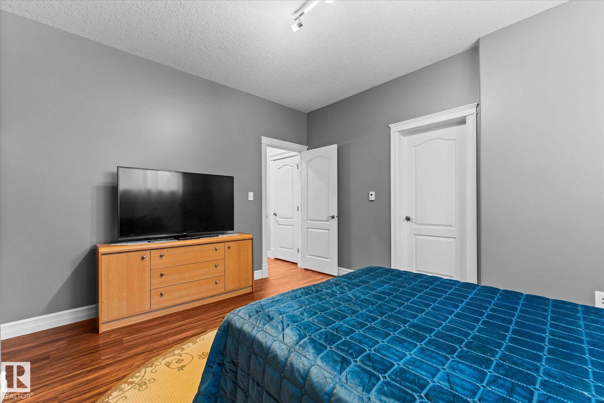Photo 40 at 10516 158 Street NW, Britannia Youngstown, Edmonton