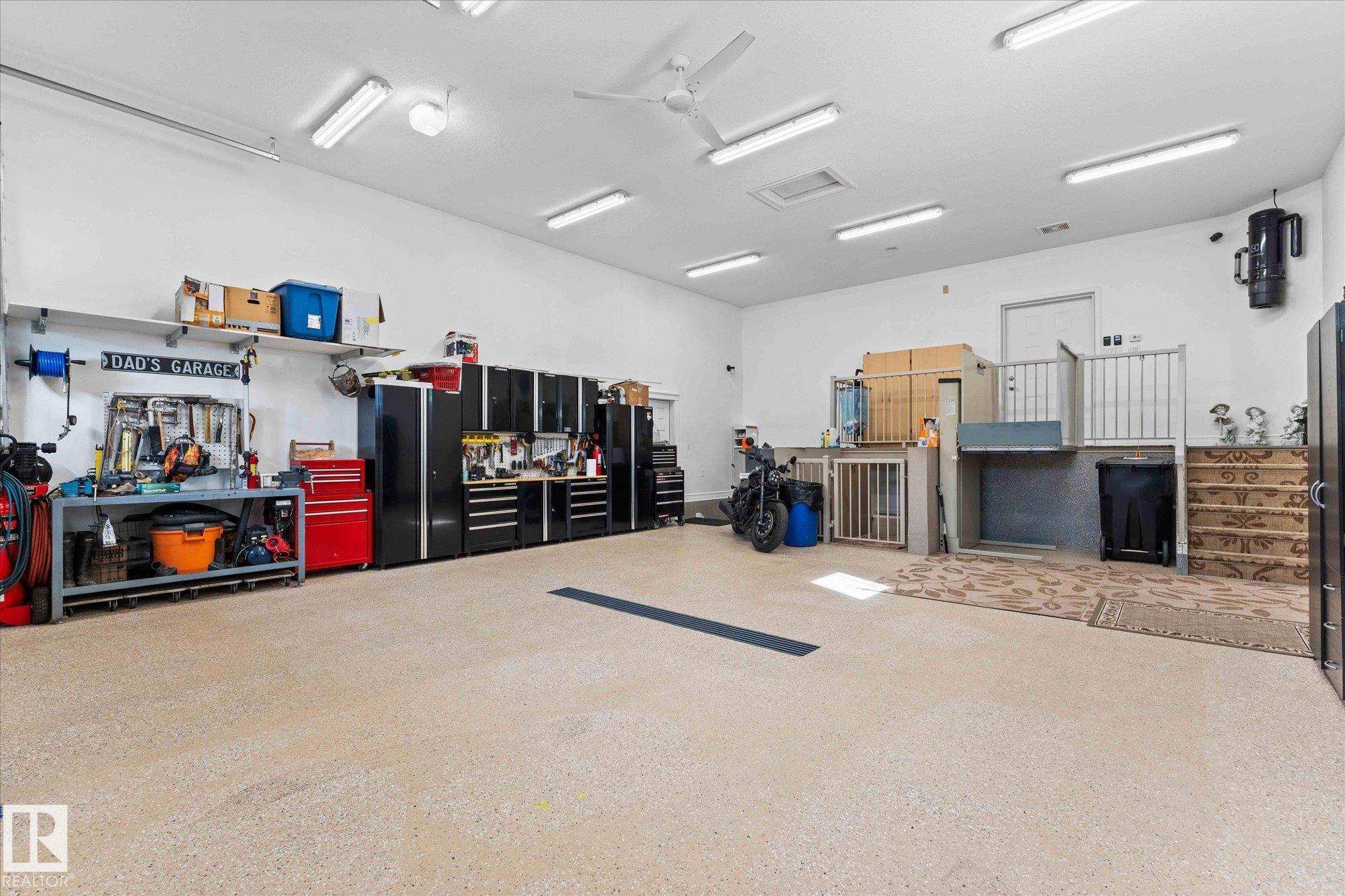 Photo 7 at 10516 158 Street NW, Britannia Youngstown, Edmonton