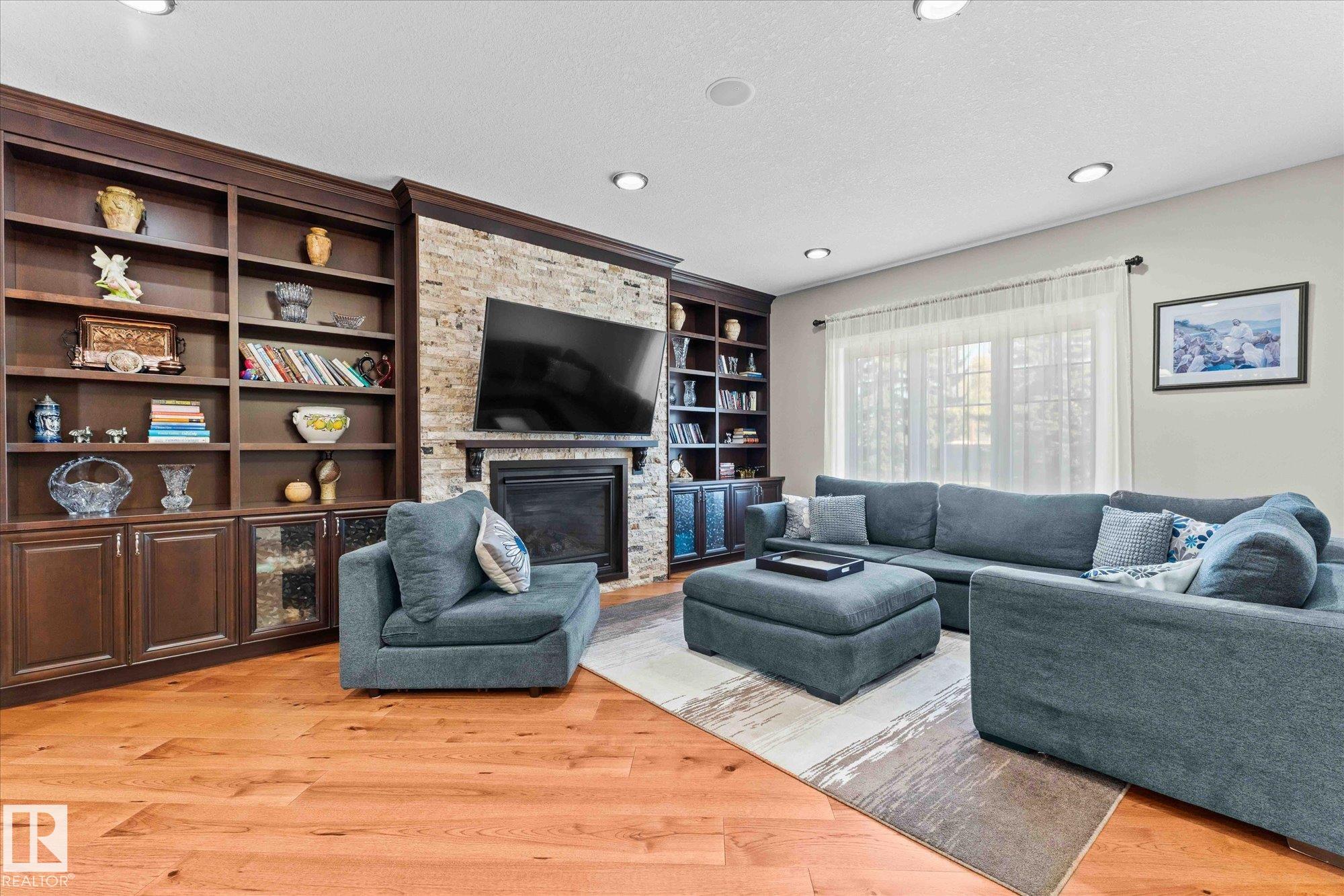 Photo 8 at 10516 158 Street NW, Britannia Youngstown, Edmonton