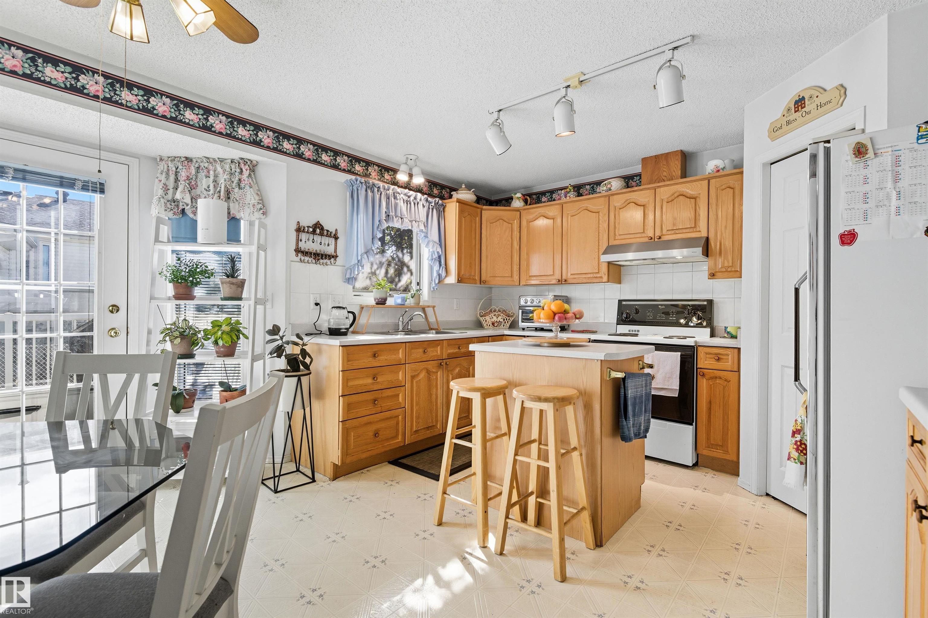 Photo 14 at 6315 162 Avenue NW, Matt Berry, Edmonton