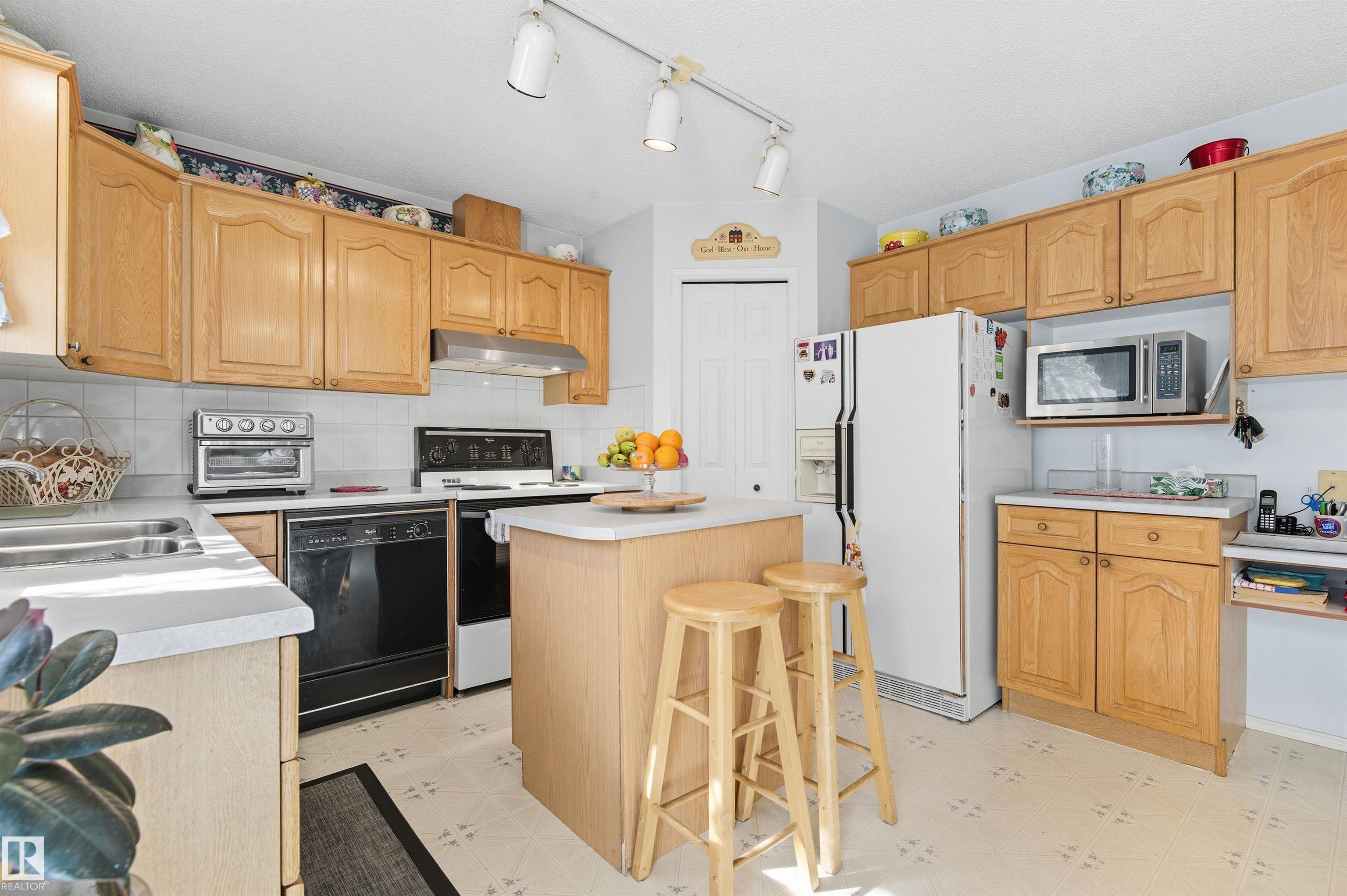 Photo 16 at 6315 162 Avenue NW, Matt Berry, Edmonton