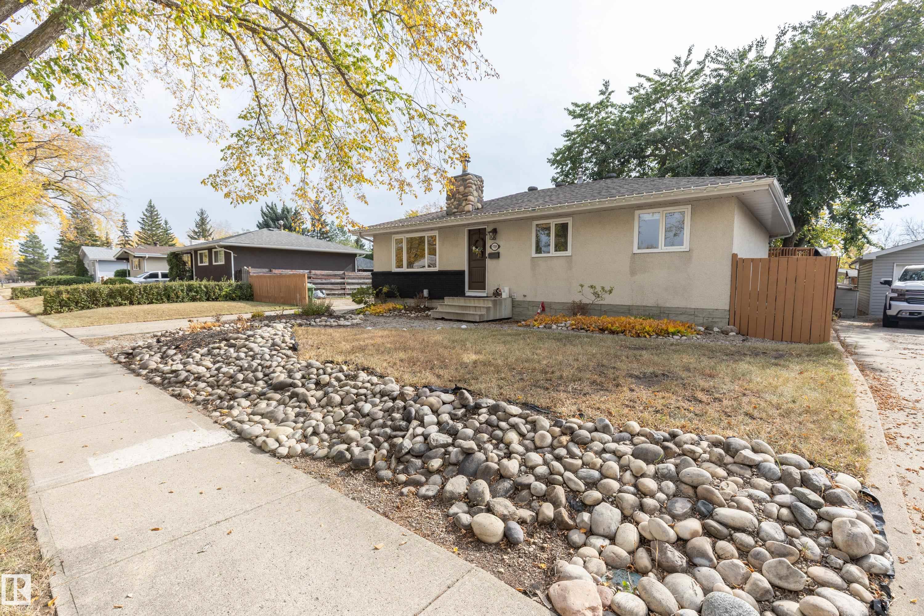 Photo 2 at 9709 93 Avenue, Sherridon Heights, Fort Saskatchewan