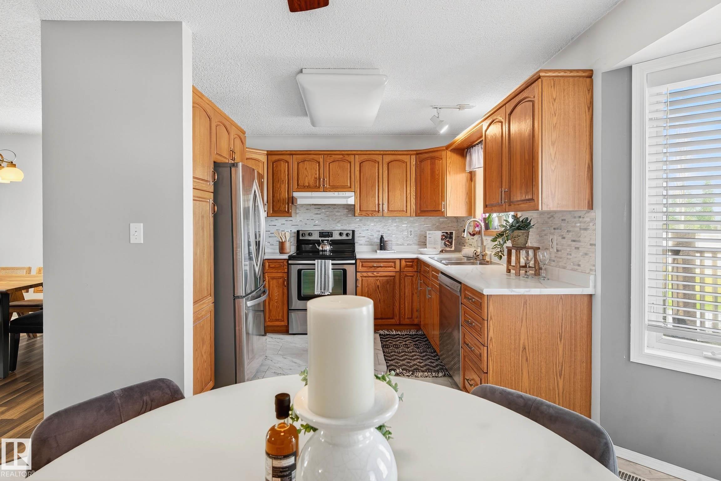 Photo 16 at 1079 Jones Crescent NW, Jackson Heights, Edmonton