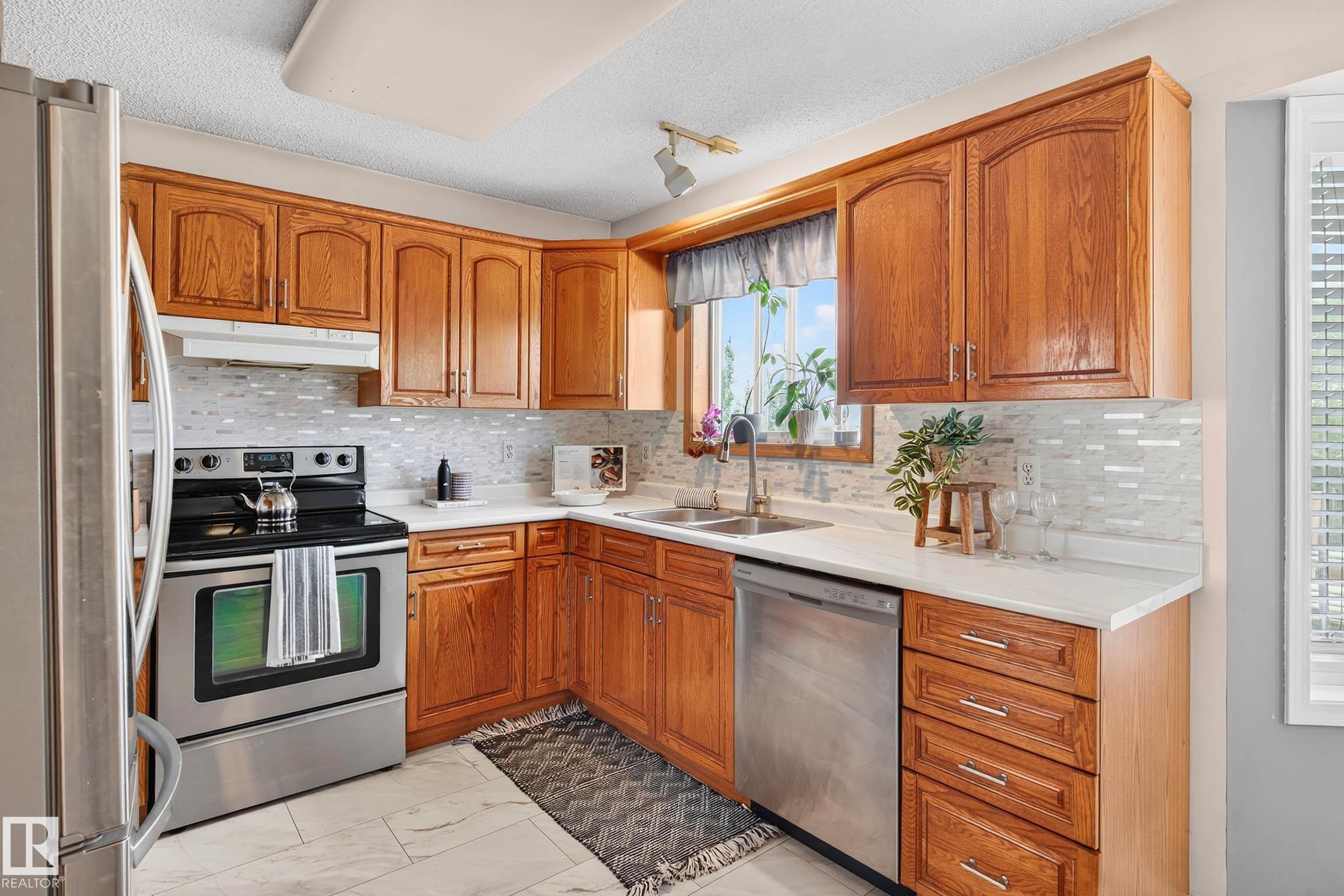 Photo 17 at 1079 Jones Crescent NW, Jackson Heights, Edmonton