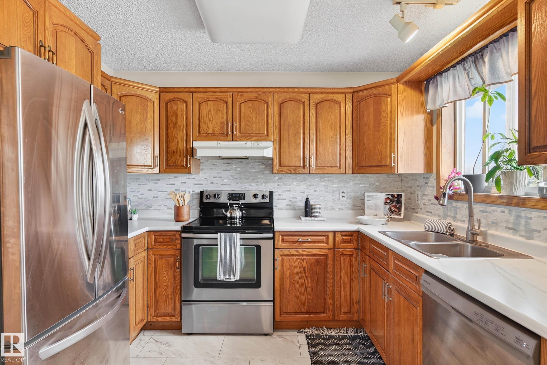 Photo 19 at 1079 Jones Crescent NW, Jackson Heights, Edmonton