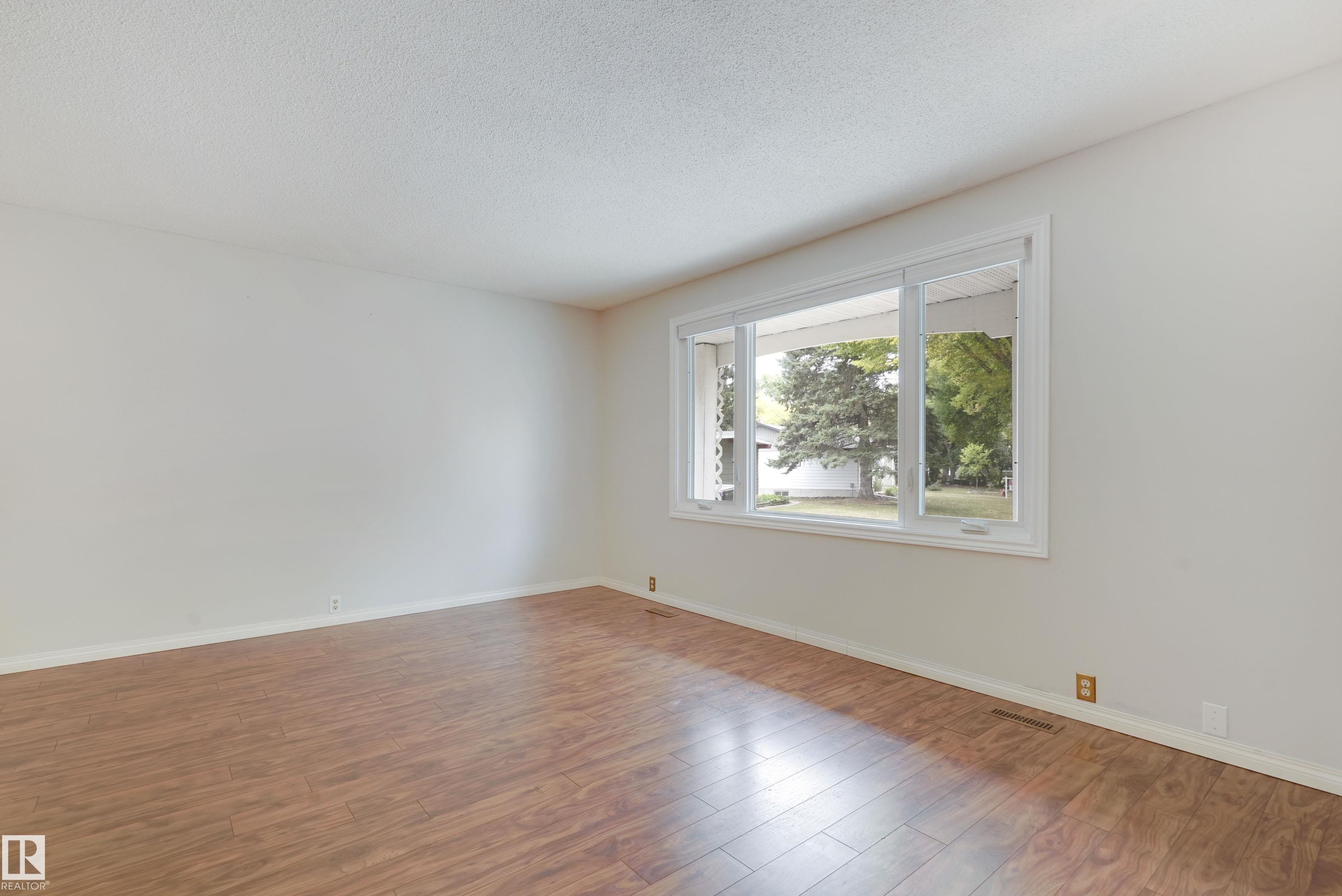 Photo 7 at 66 Flint Crescent, Forest Lawn, St. Albert