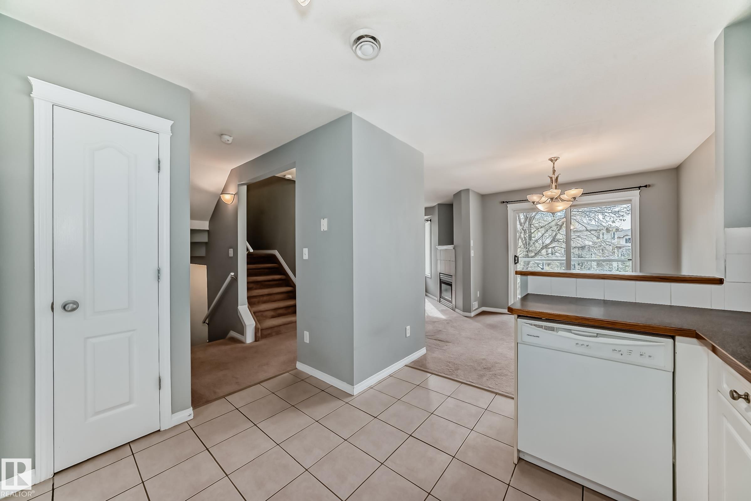 Photo 7 at 58 - 2505 42 Street NW, Bisset, Edmonton