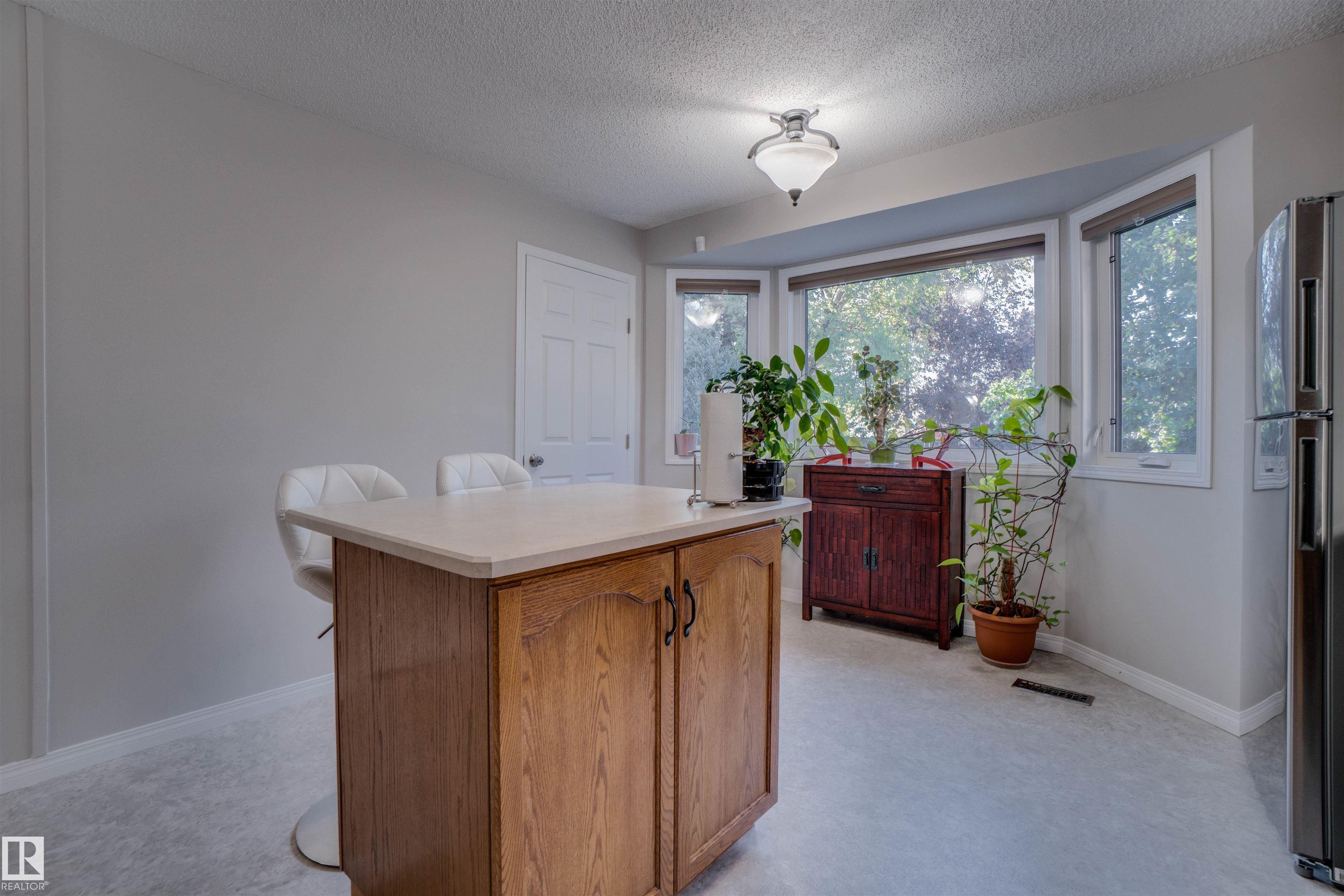 Photo 14 at 4239 29 Avenue NW, Bisset, Edmonton