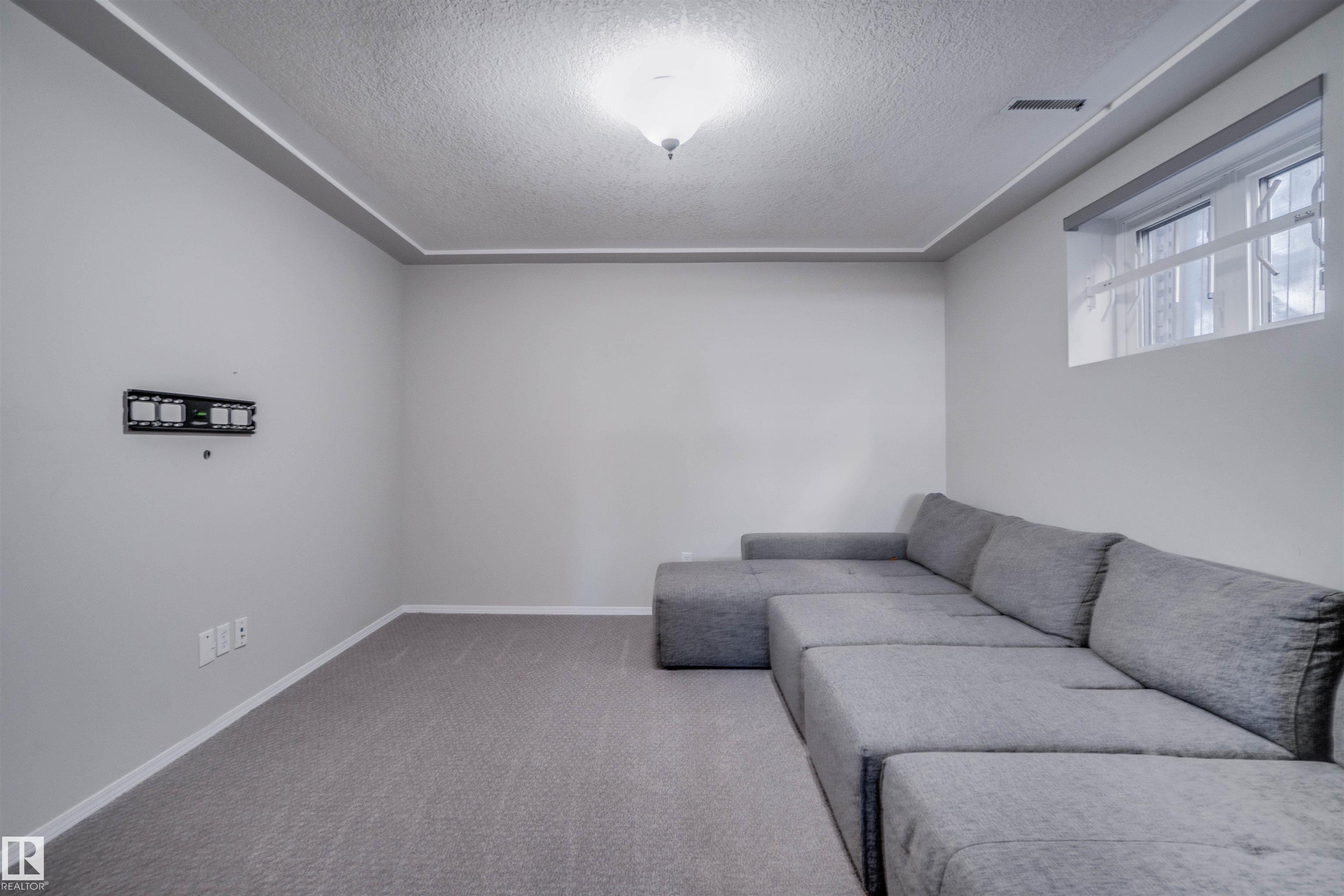 Photo 28 at 4239 29 Avenue NW, Bisset, Edmonton
