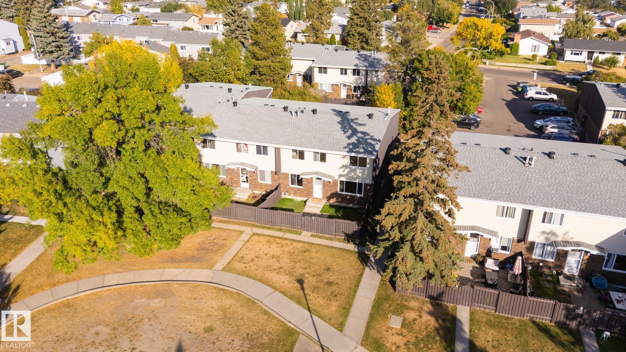 Photo 2 at 193 Roseland Village NW, Northmount, Edmonton