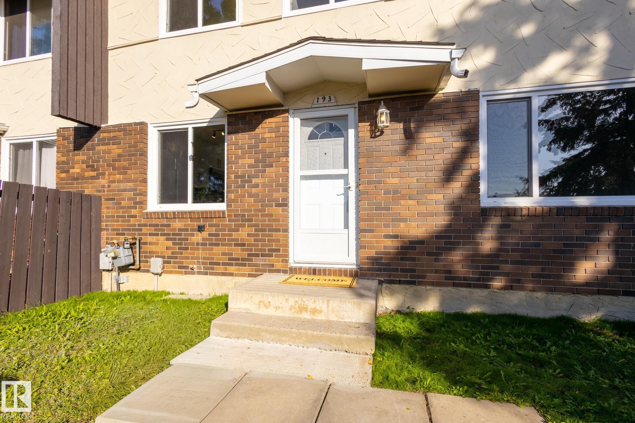 Photo 4 at 193 Roseland Village NW, Northmount, Edmonton