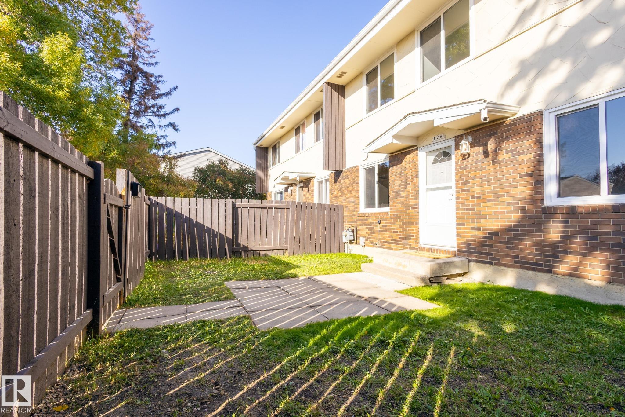 Photo 5 at 193 Roseland Village NW, Northmount, Edmonton