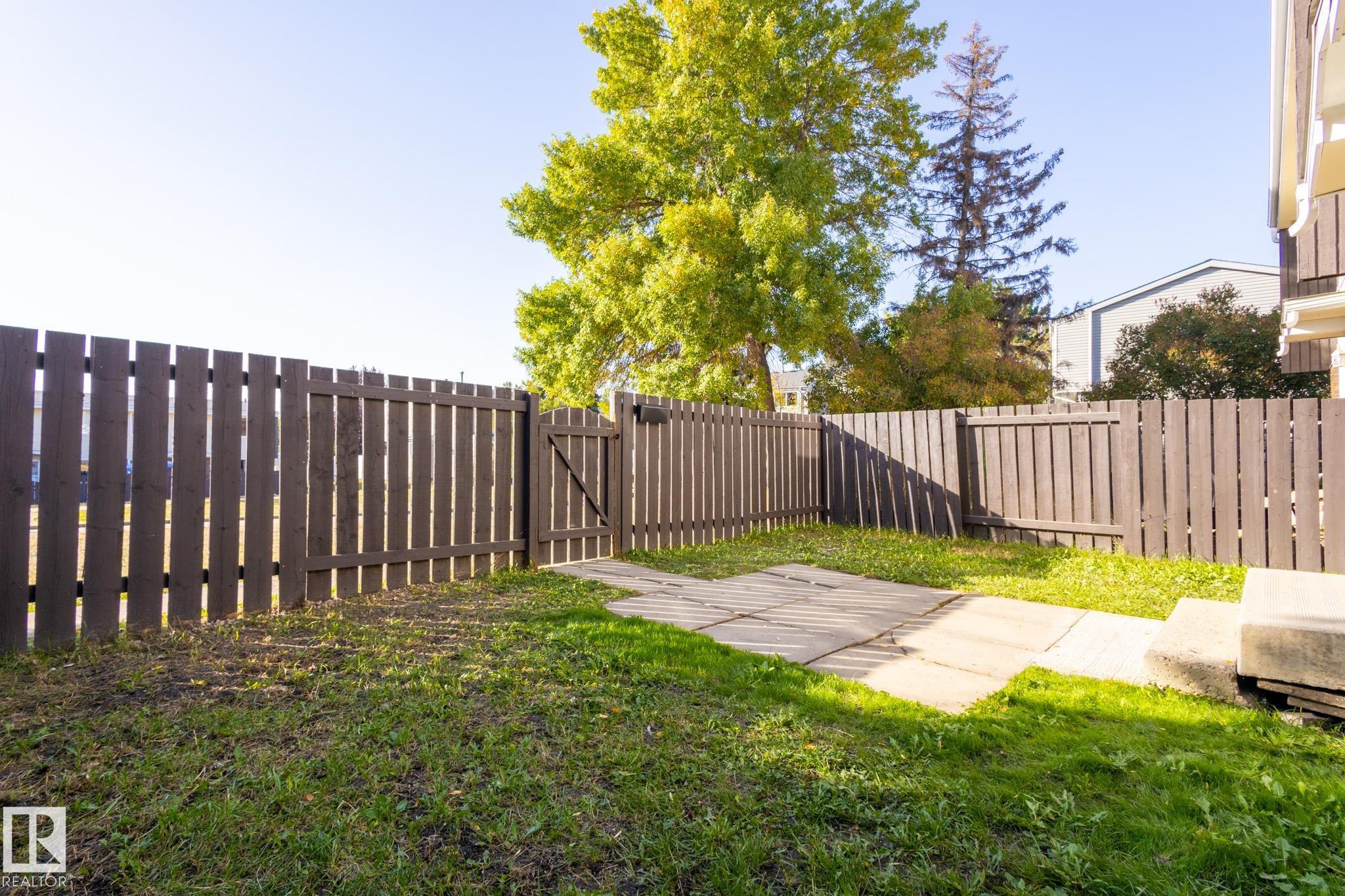 Photo 6 at 193 Roseland Village NW, Northmount, Edmonton