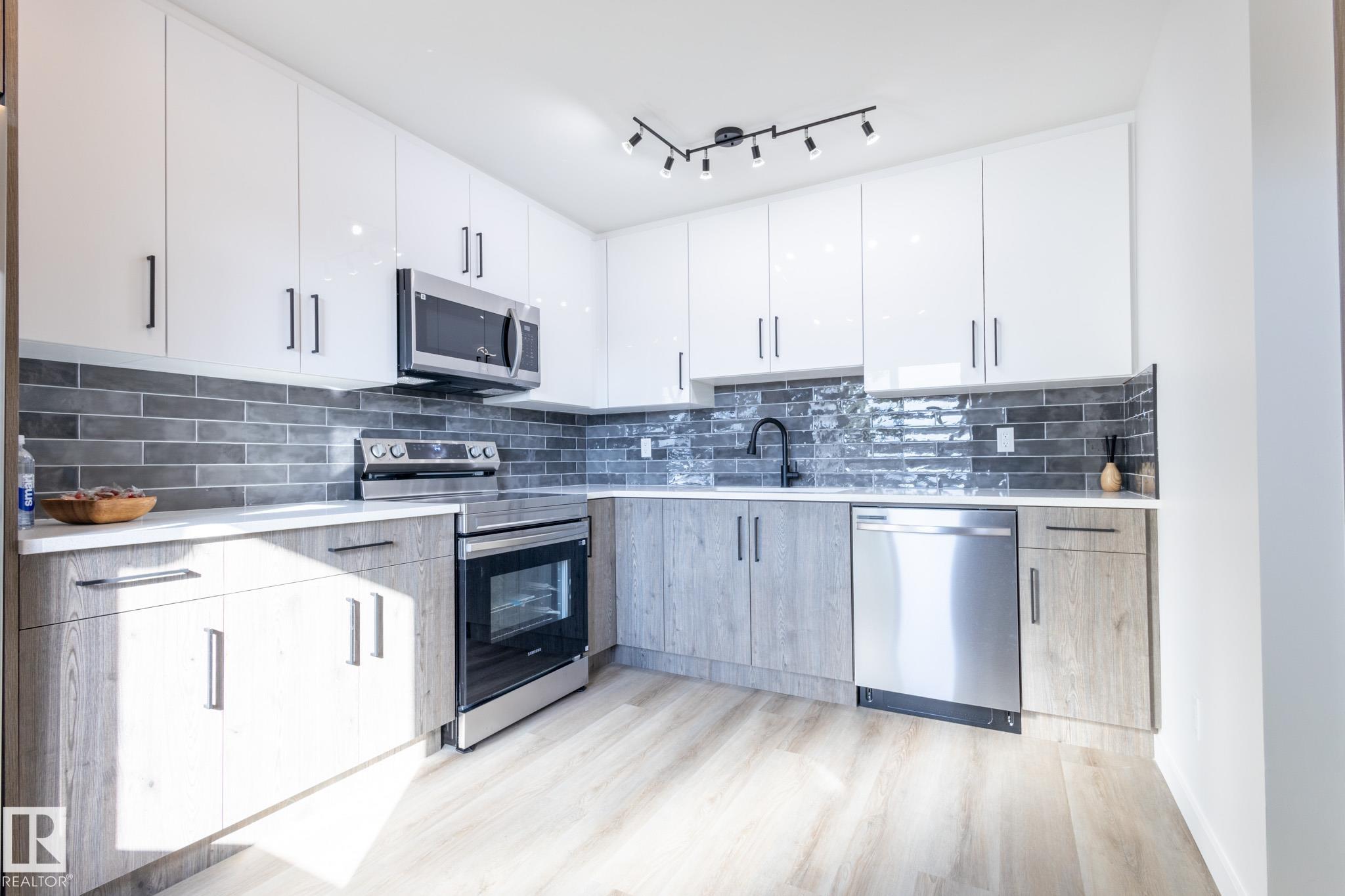 Photo 10 at 193 Roseland Village NW, Northmount, Edmonton