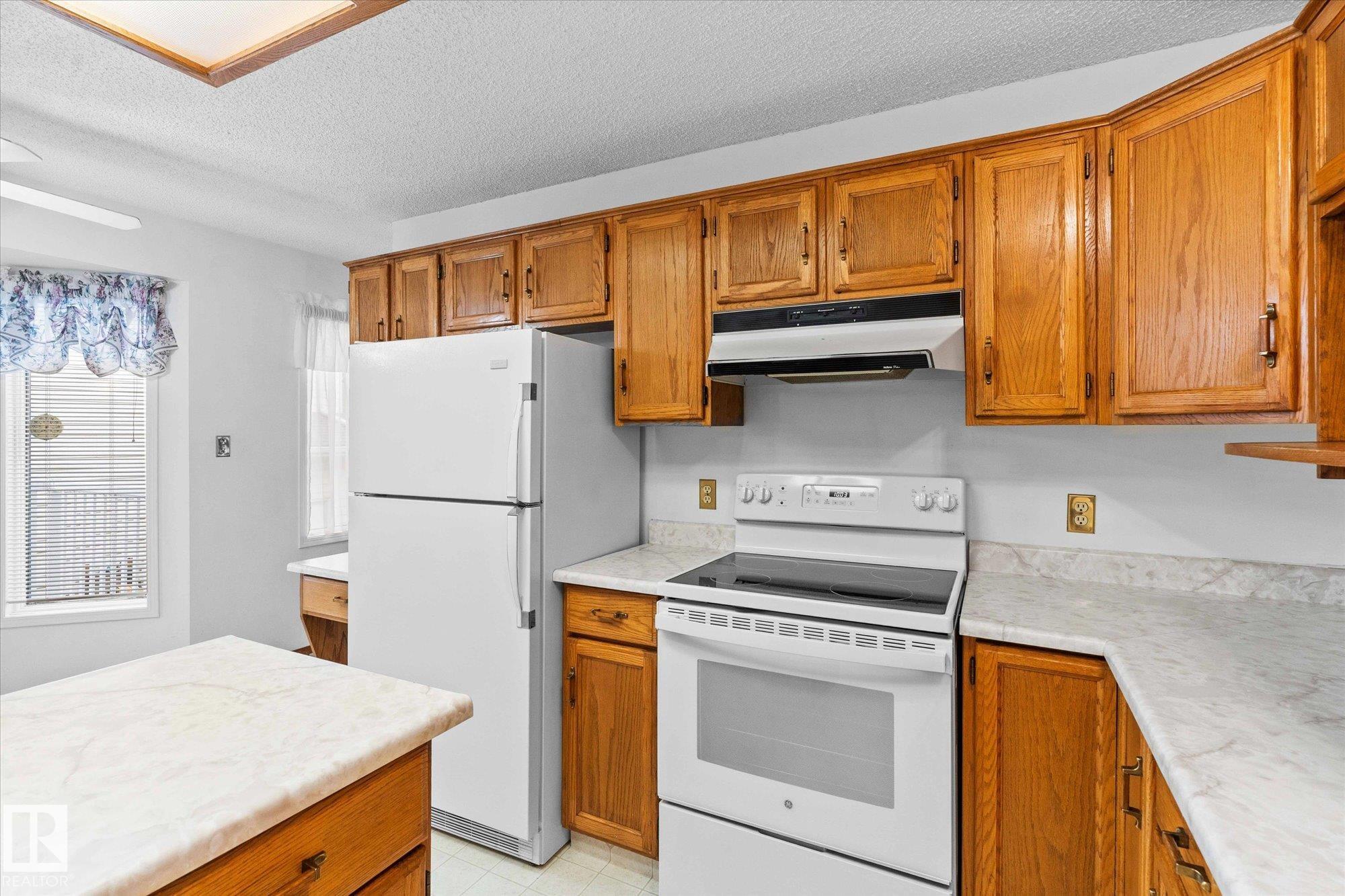 Photo 11 at 48 Mckean Way, Millgrove, Spruce Grove