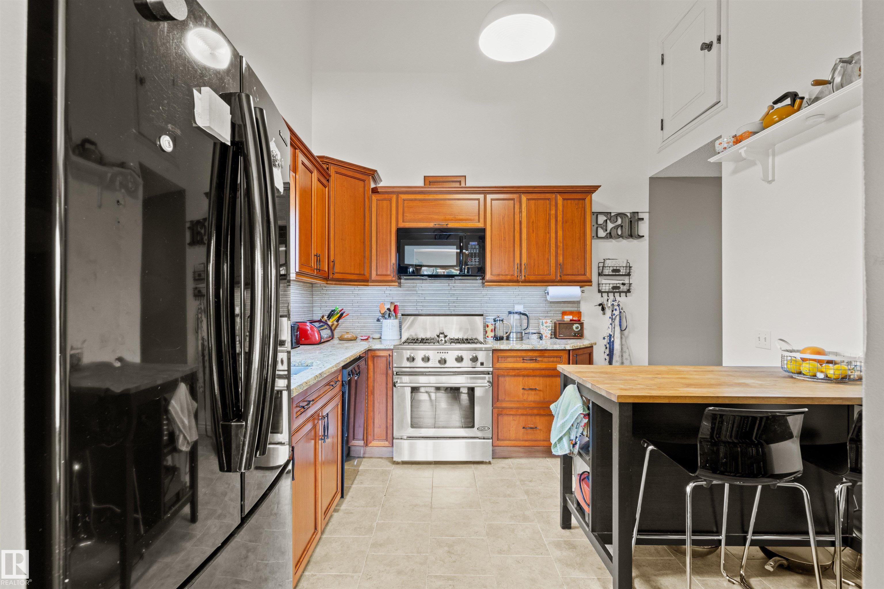 Photo 19 at 12212 151 Avenue NW, Caernarvon, Edmonton