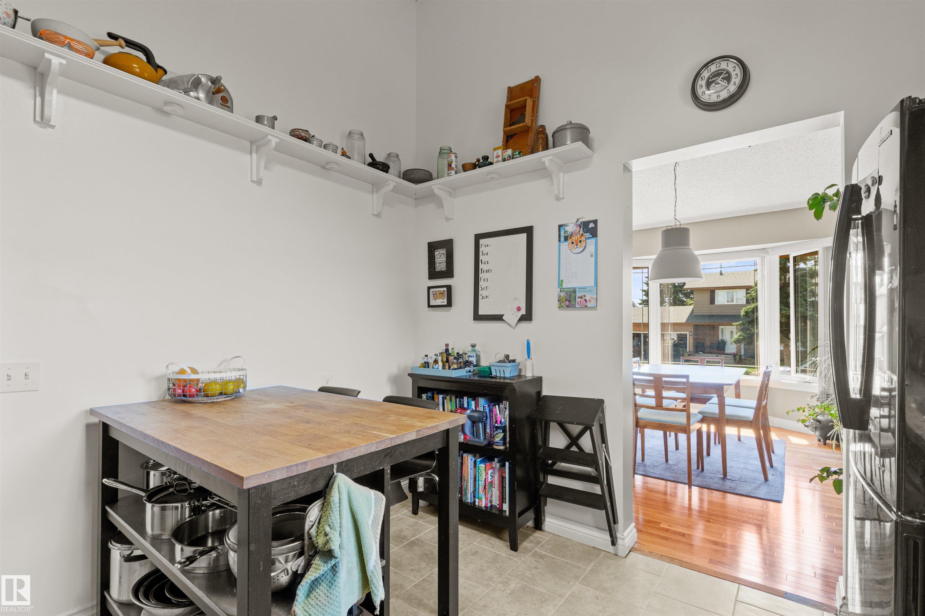 Photo 23 at 12212 151 Avenue NW, Caernarvon, Edmonton