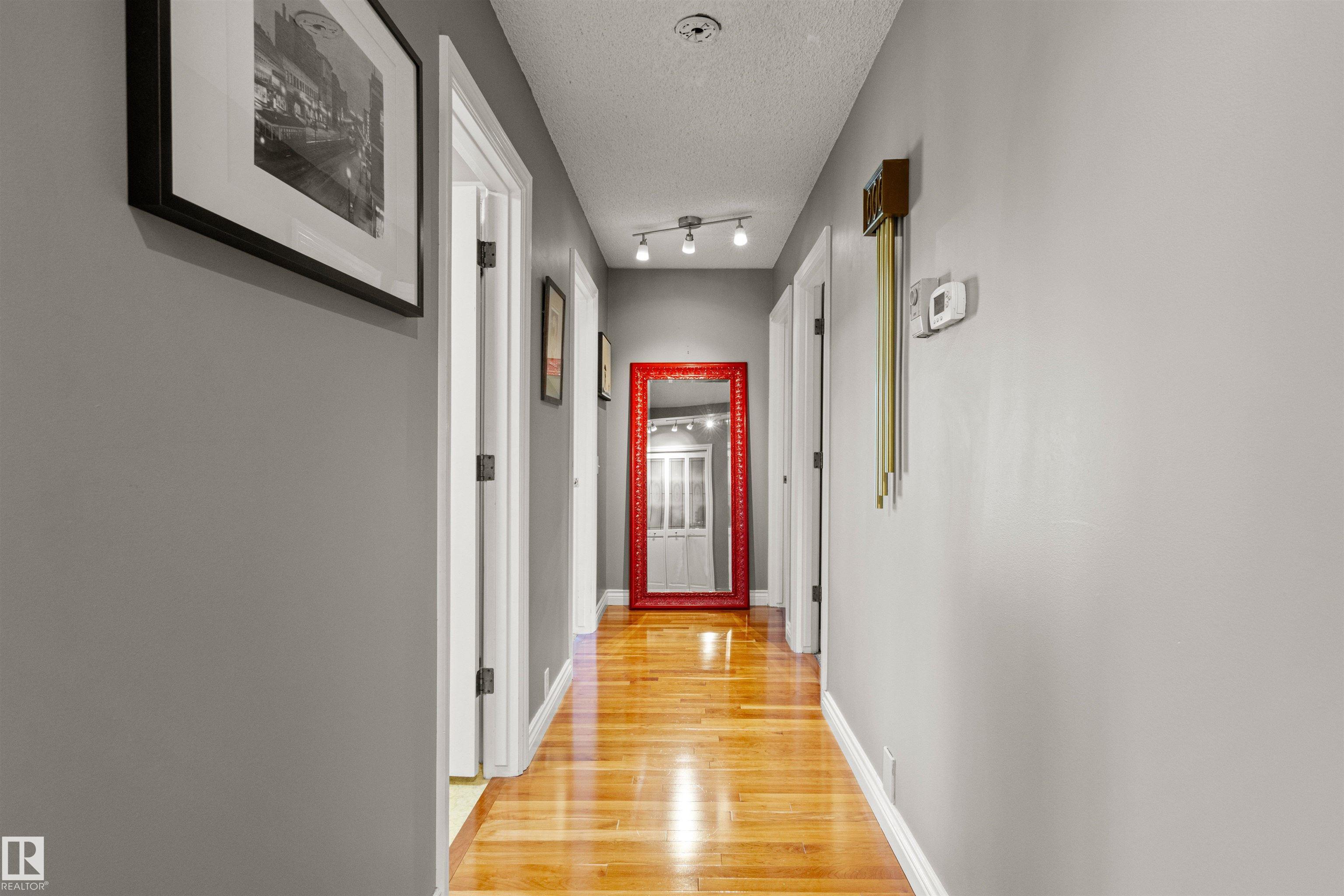 Photo 25 at 12212 151 Avenue NW, Caernarvon, Edmonton