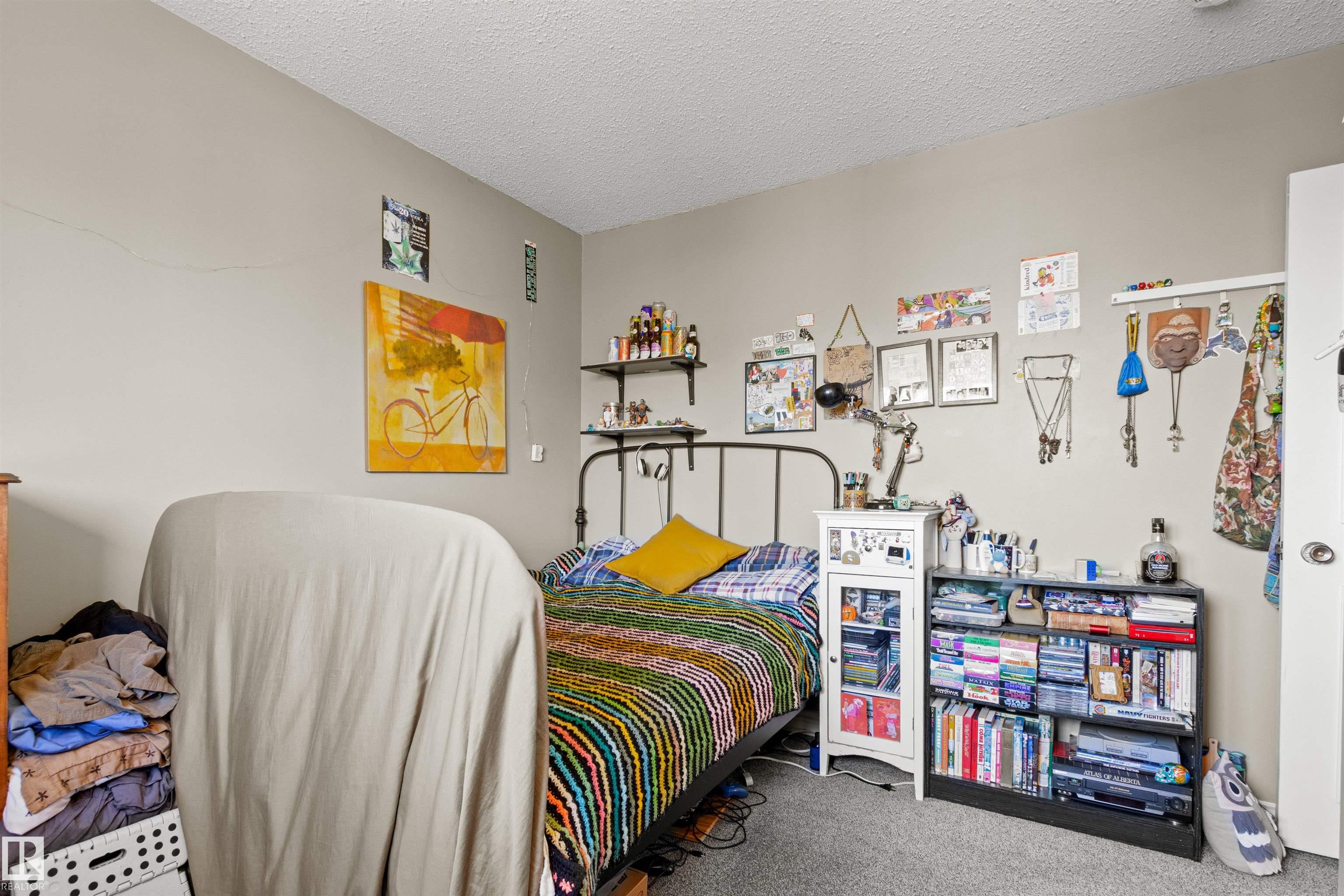 Photo 31 at 12212 151 Avenue NW, Caernarvon, Edmonton