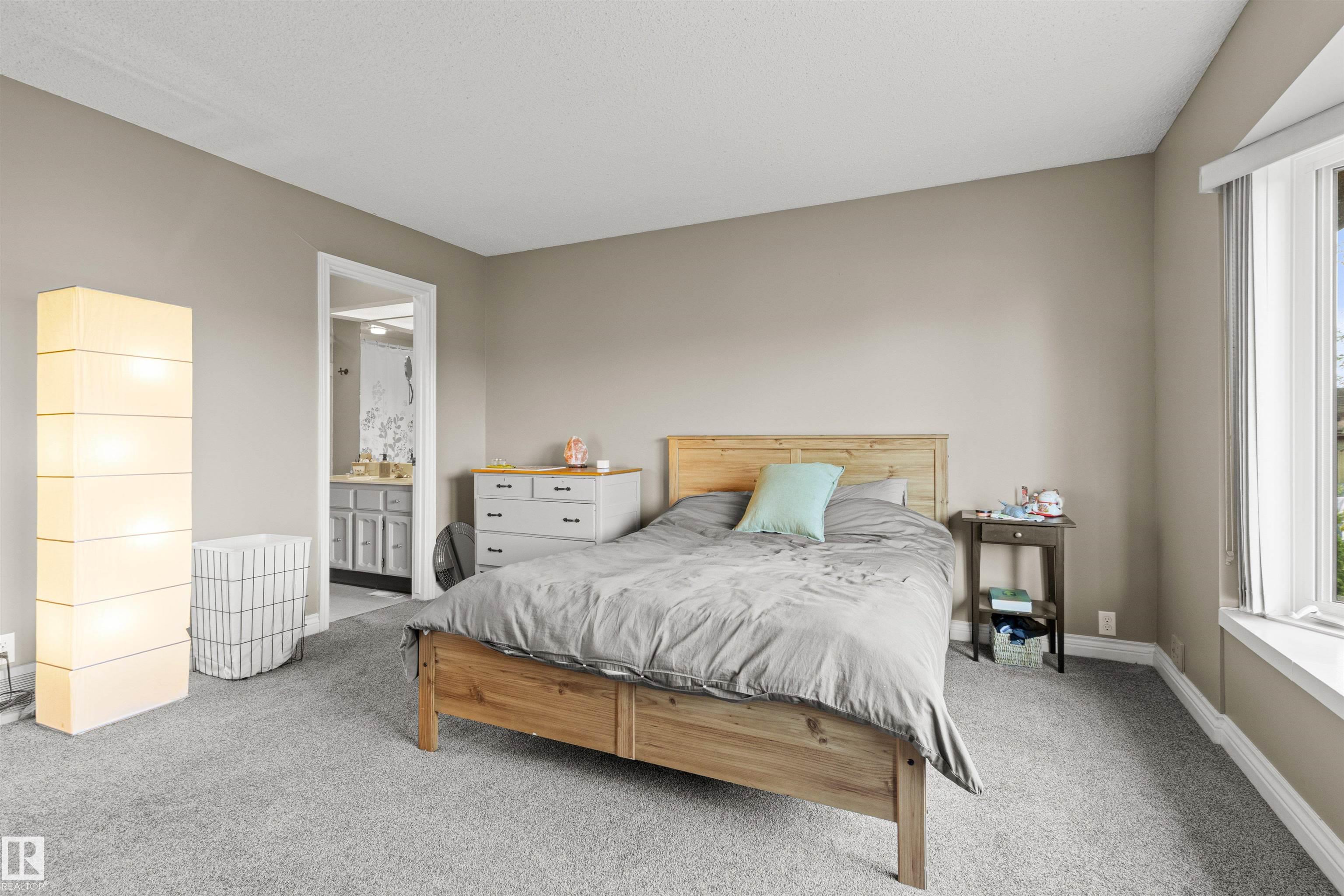Photo 35 at 12212 151 Avenue NW, Caernarvon, Edmonton
