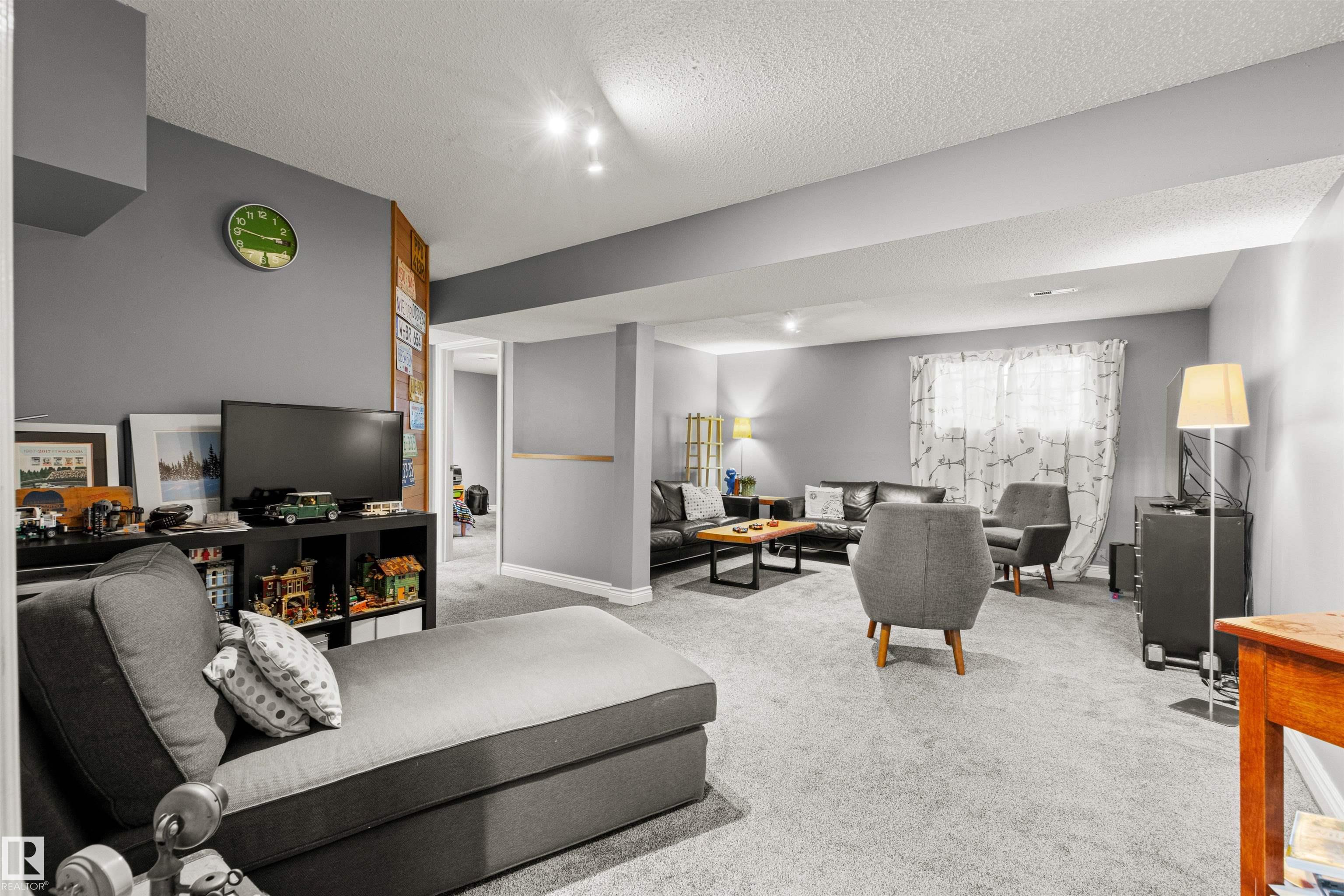 Photo 40 at 12212 151 Avenue NW, Caernarvon, Edmonton