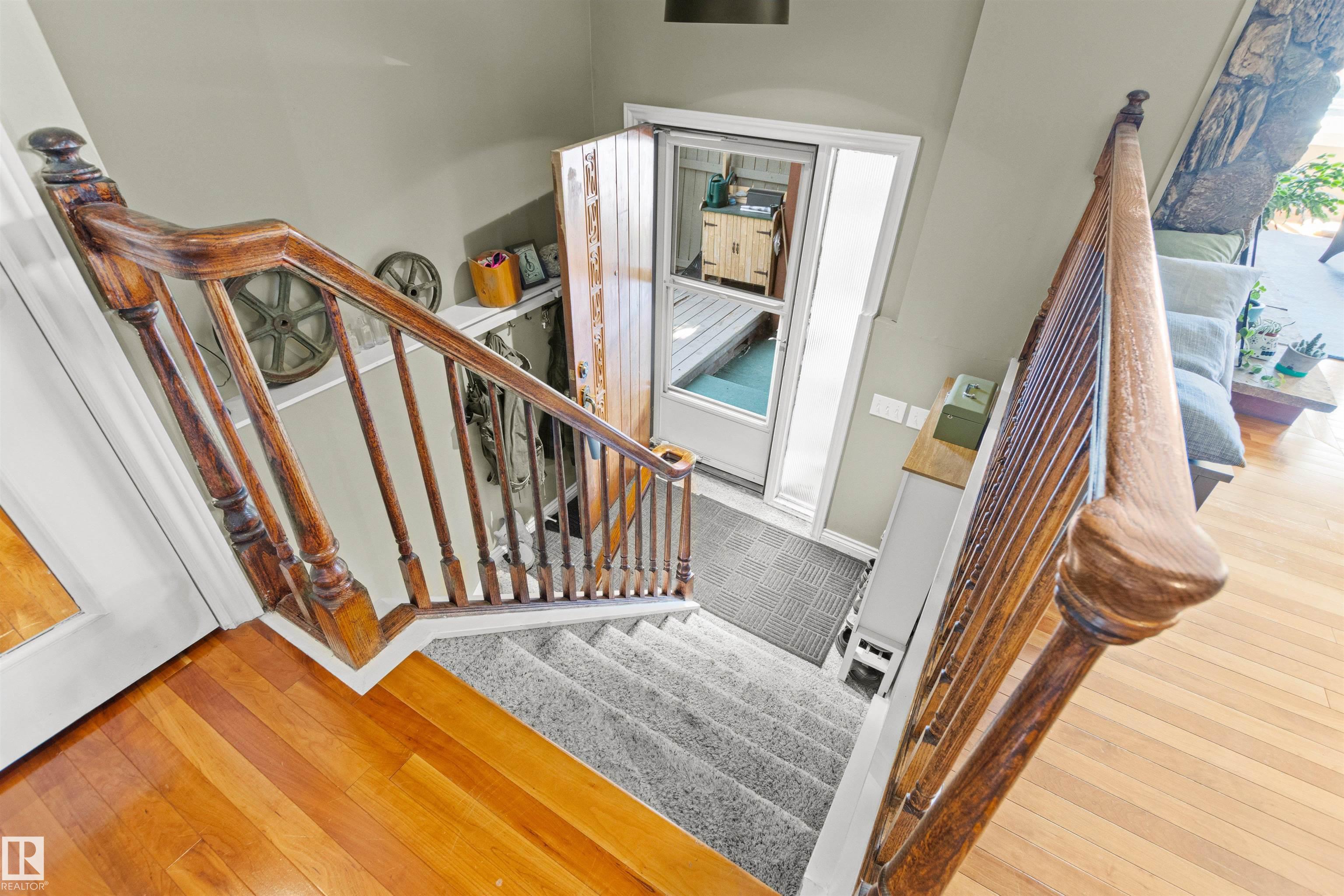Photo 5 at 12212 151 Avenue NW, Caernarvon, Edmonton