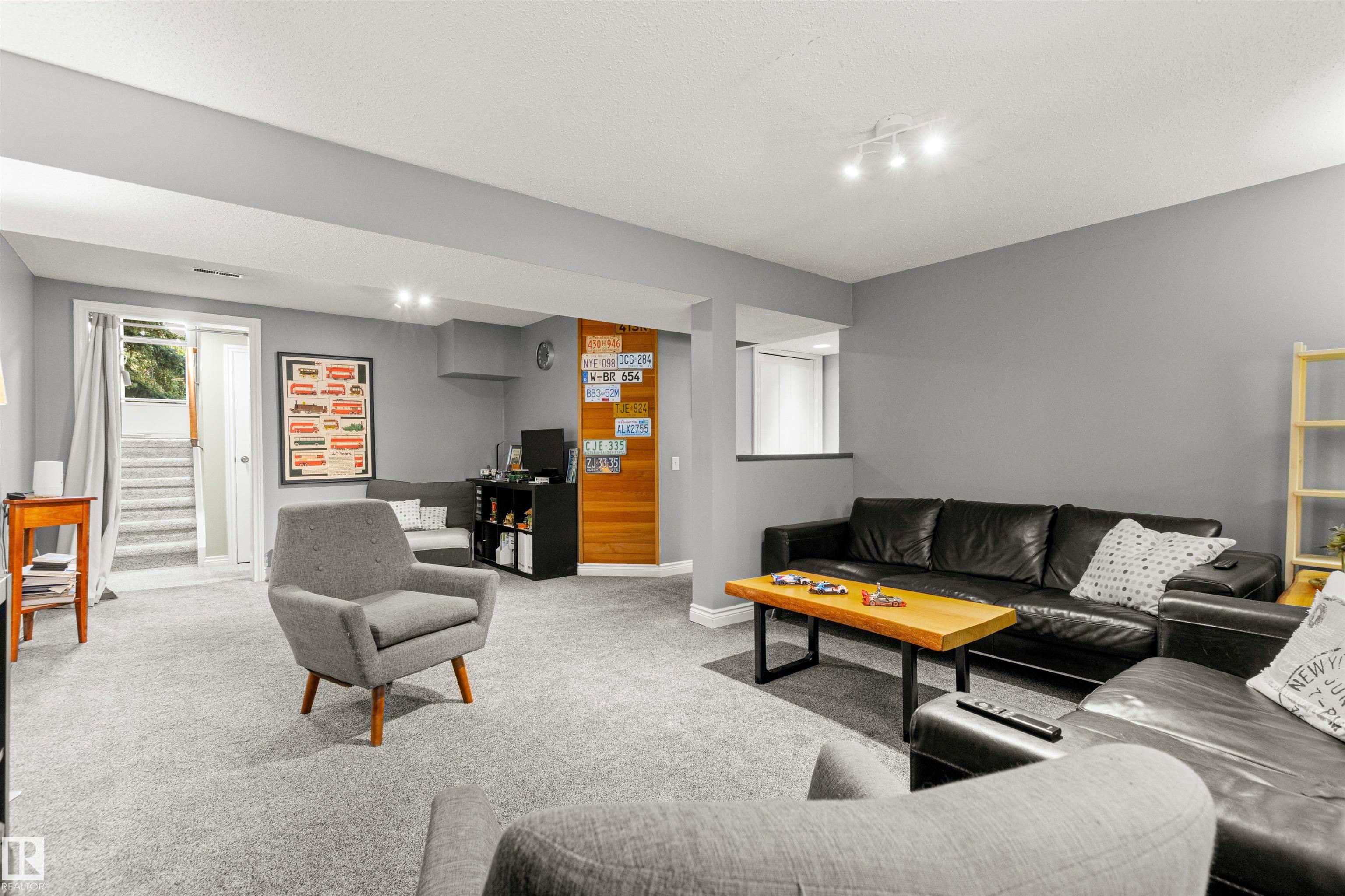 Photo 44 at 12212 151 Avenue NW, Caernarvon, Edmonton