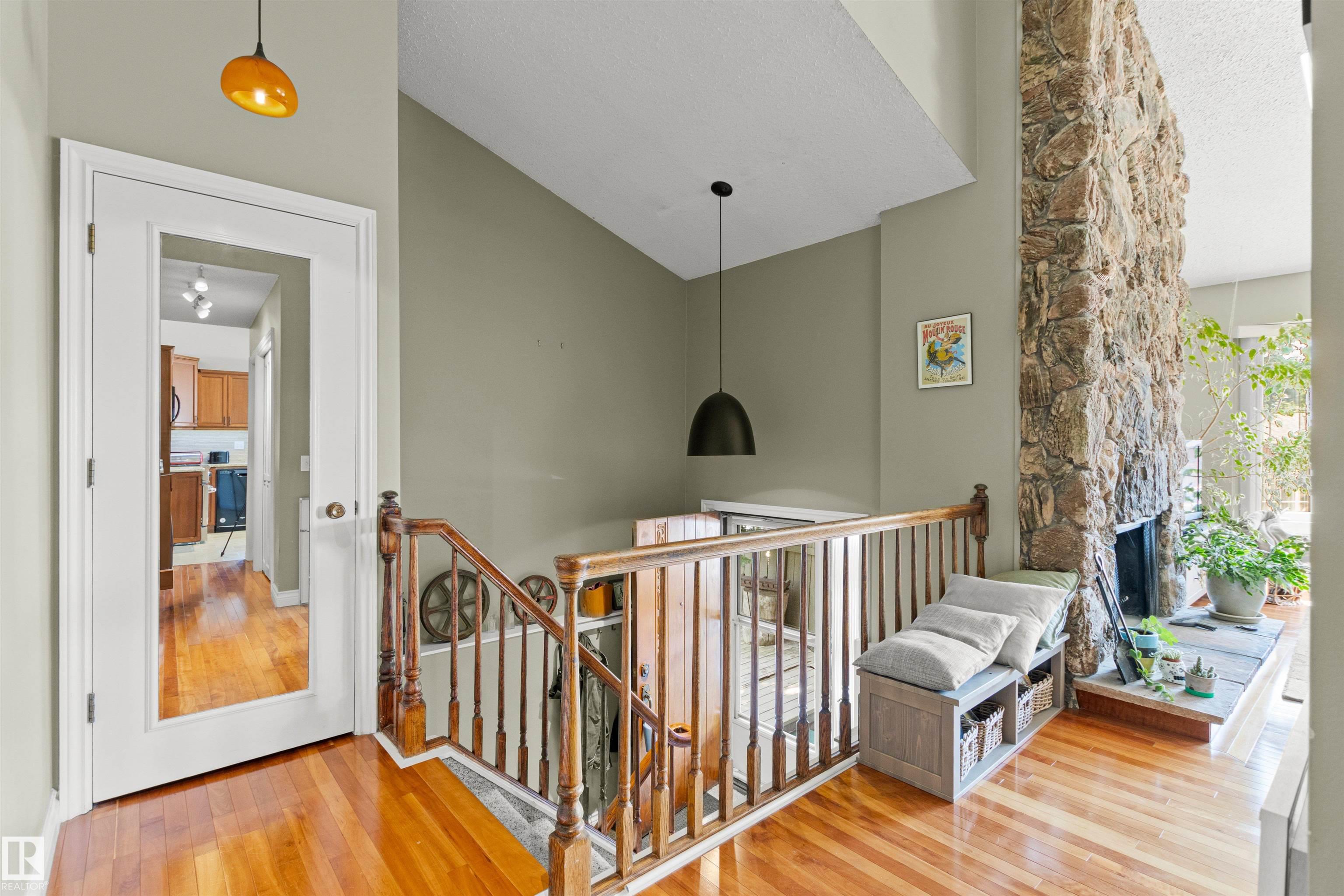 Photo 6 at 12212 151 Avenue NW, Caernarvon, Edmonton