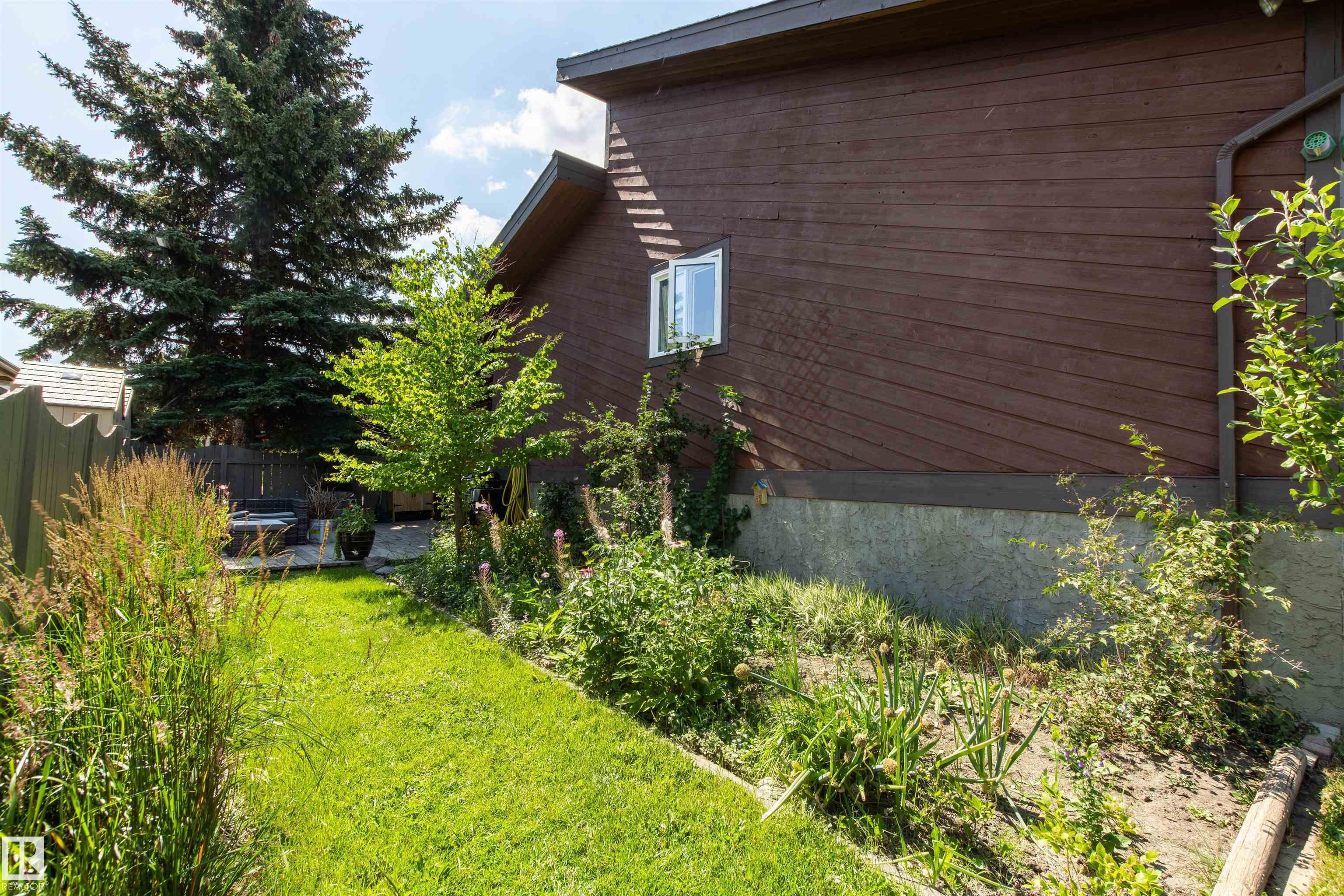 Photo 60 at 12212 151 Avenue NW, Caernarvon, Edmonton