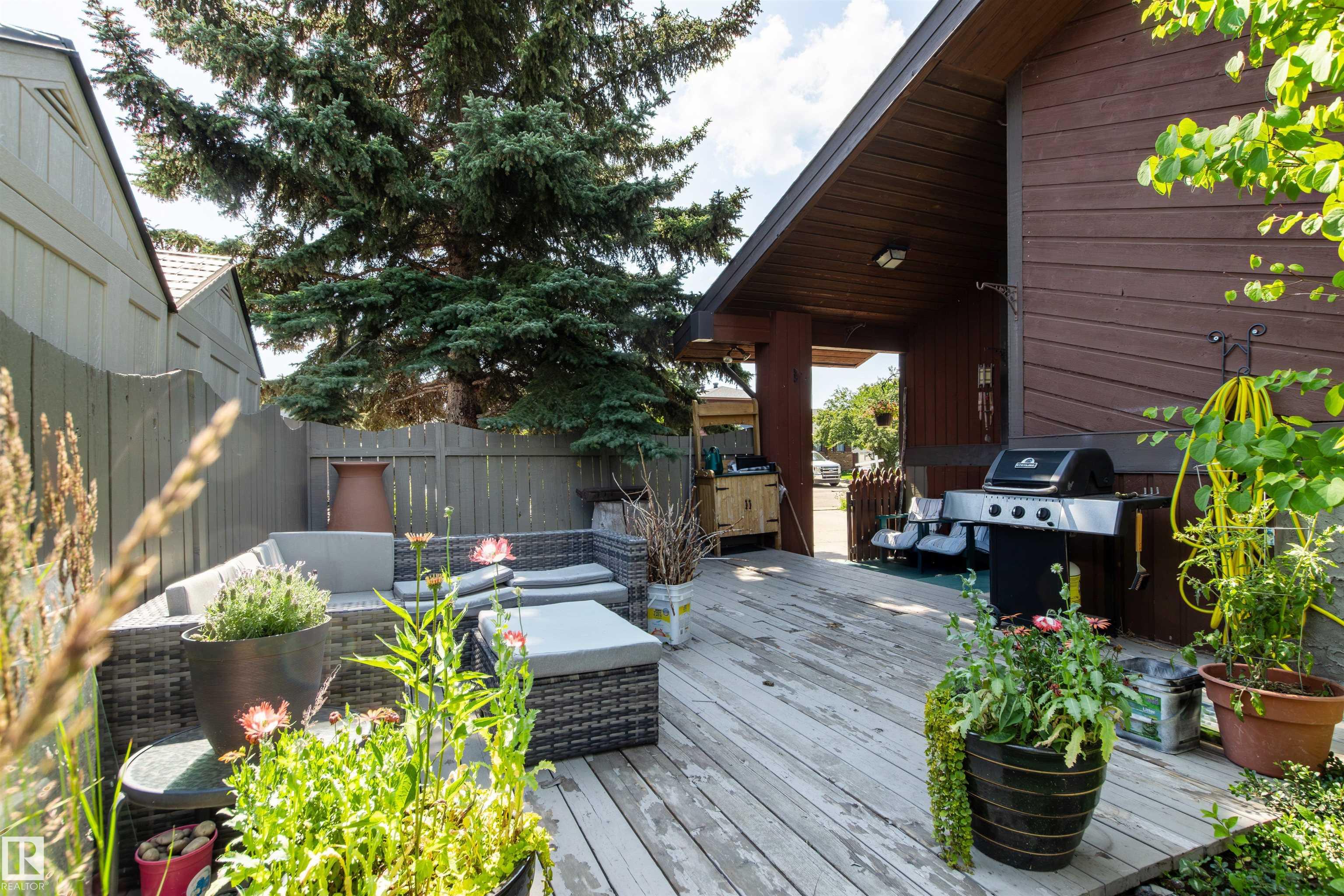 Photo 61 at 12212 151 Avenue NW, Caernarvon, Edmonton