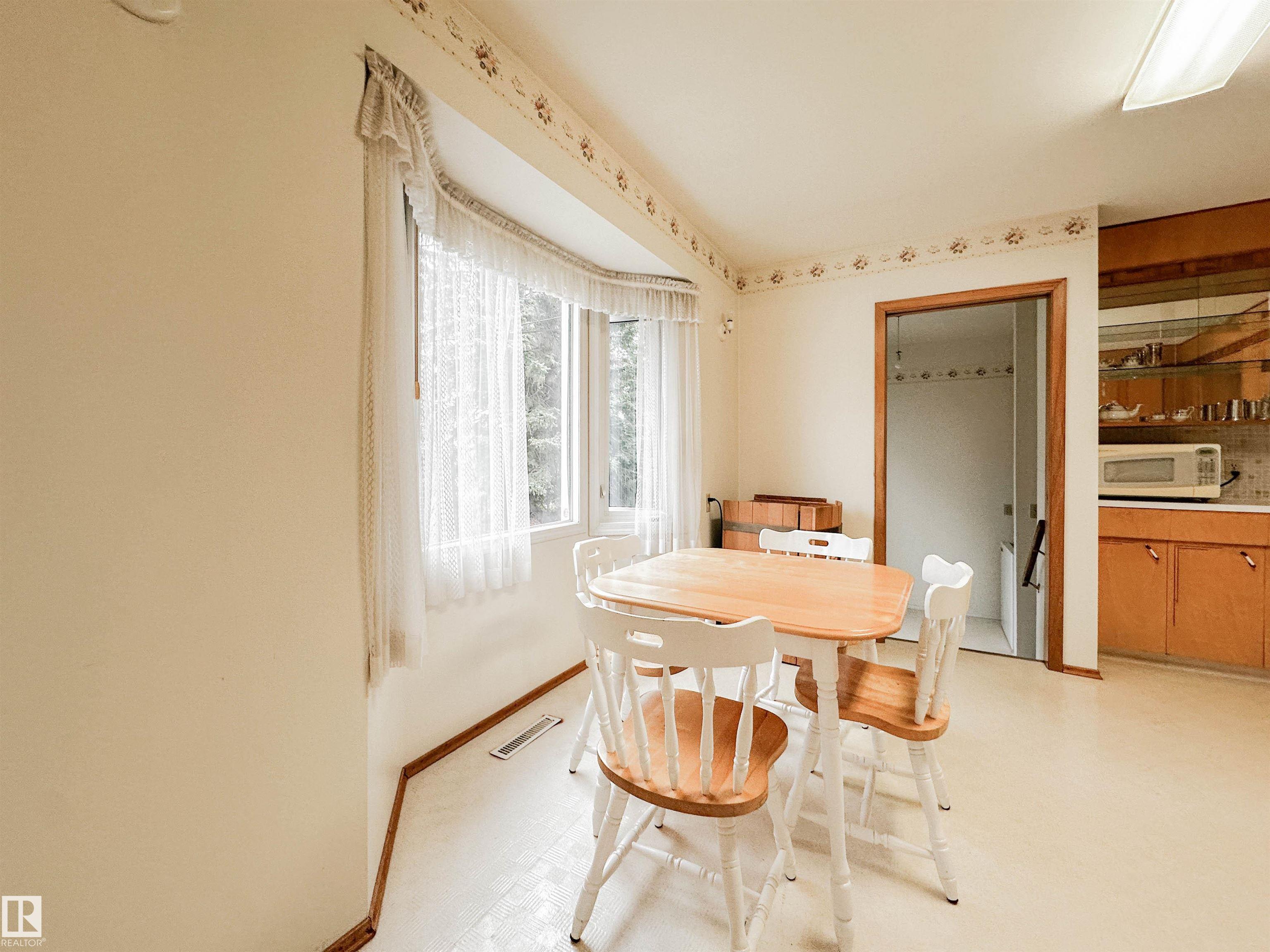 Photo 11 at 107 Andrews Crescent, City Centre, Spruce Grove