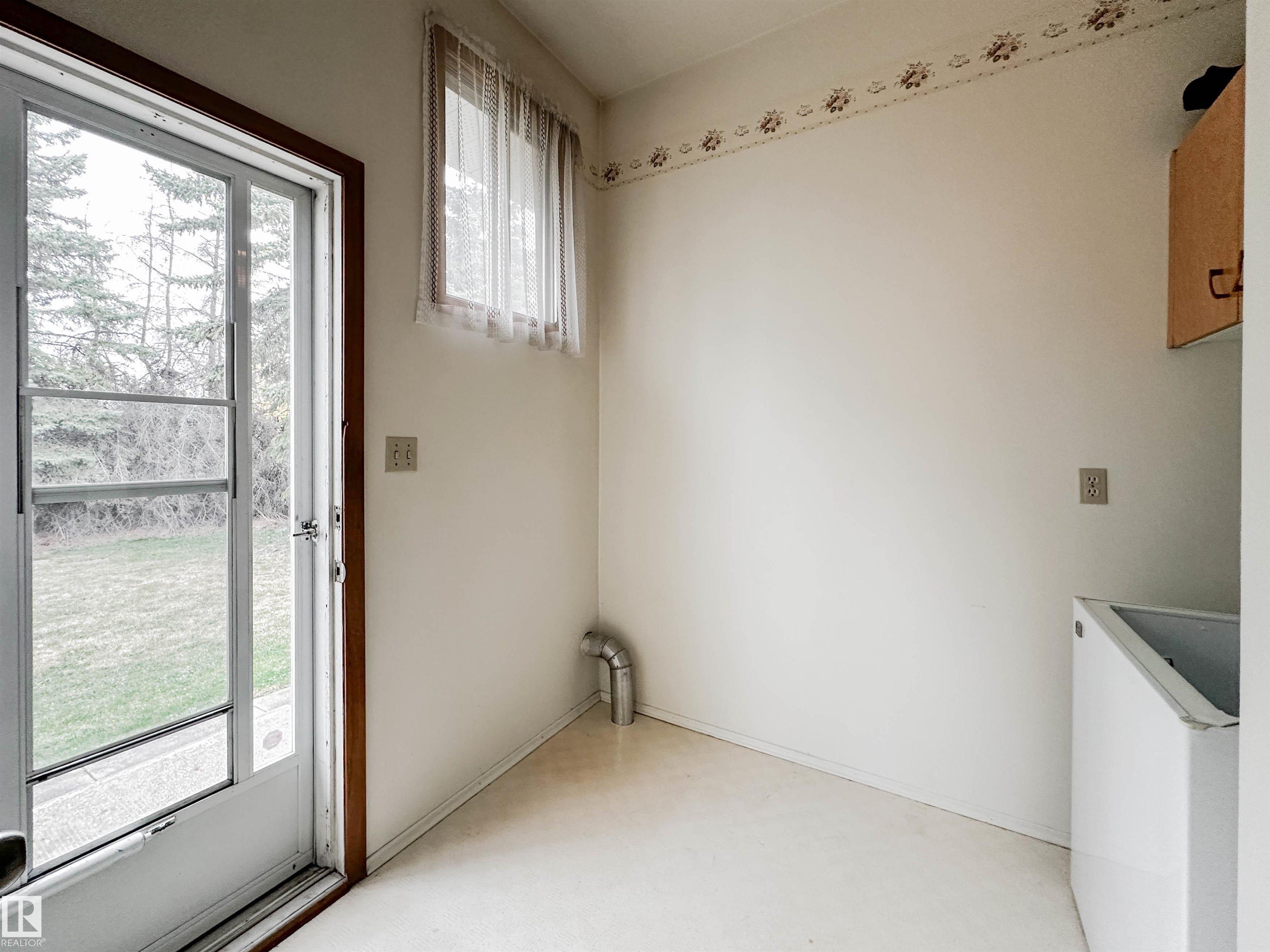 Photo 35 at 107 Andrews Crescent, City Centre, Spruce Grove