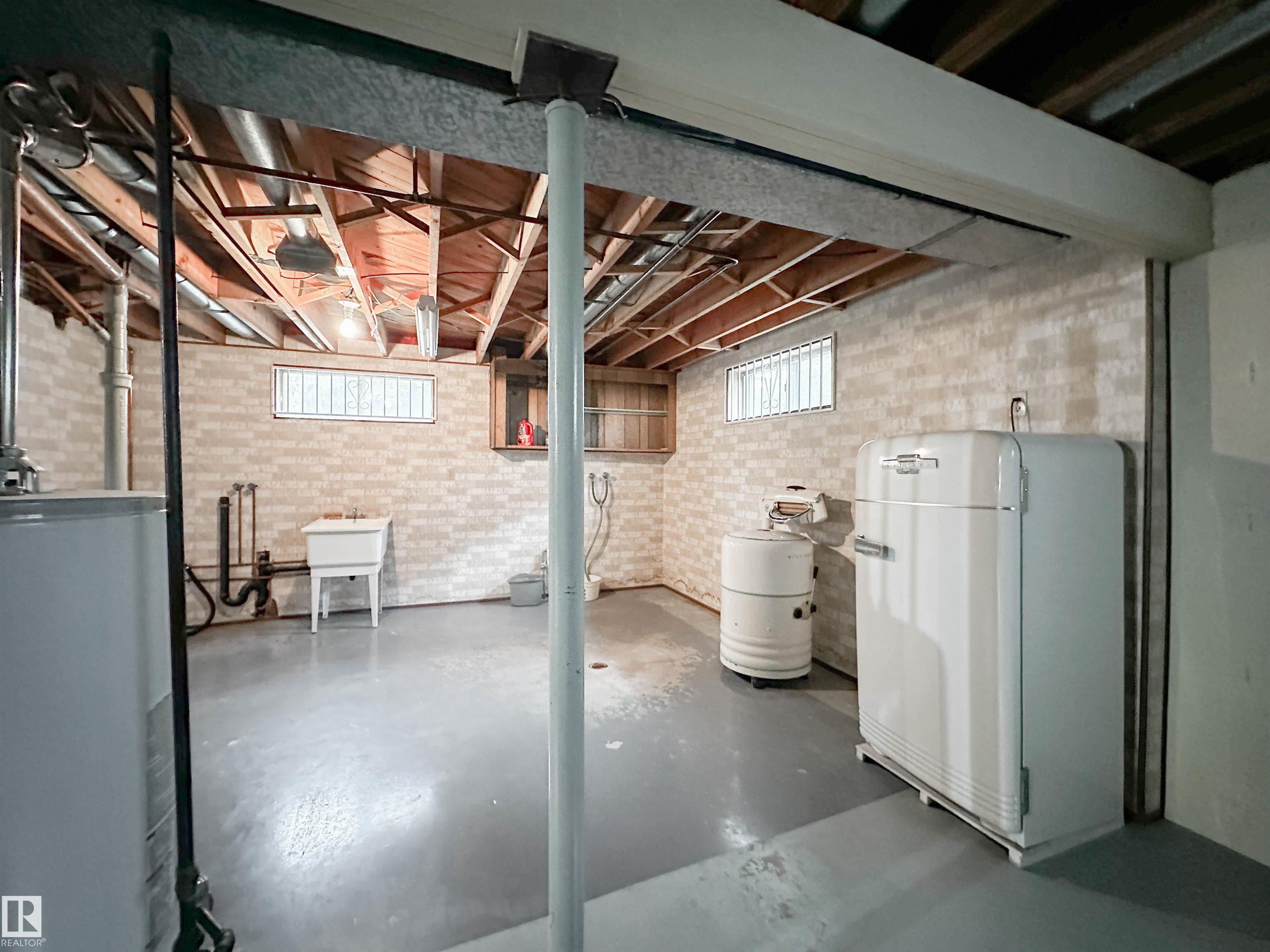 Photo 46 at 107 Andrews Crescent, City Centre, Spruce Grove