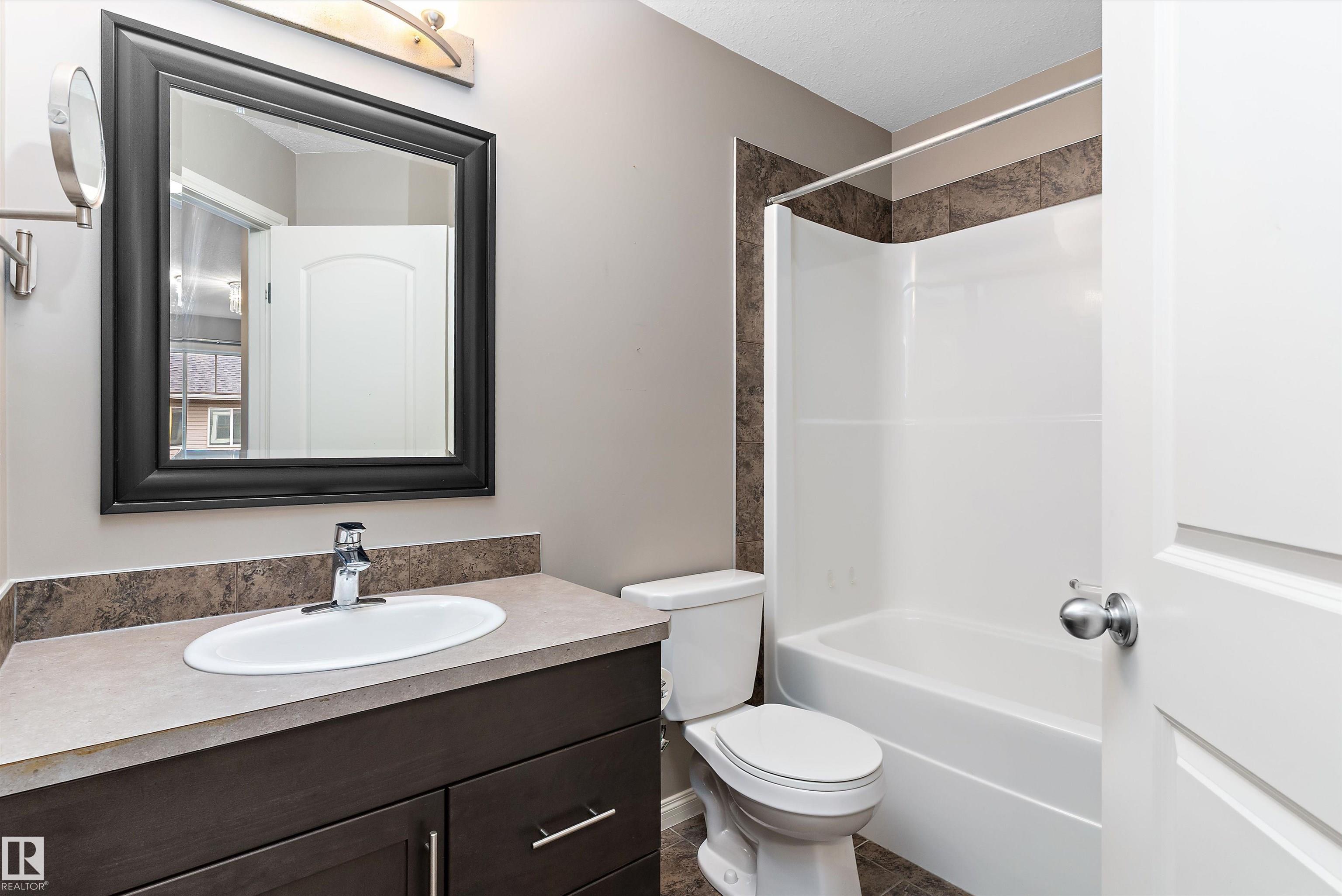 Photo 20 at 39 - 18230 104a Street NW, Elsinore, Edmonton