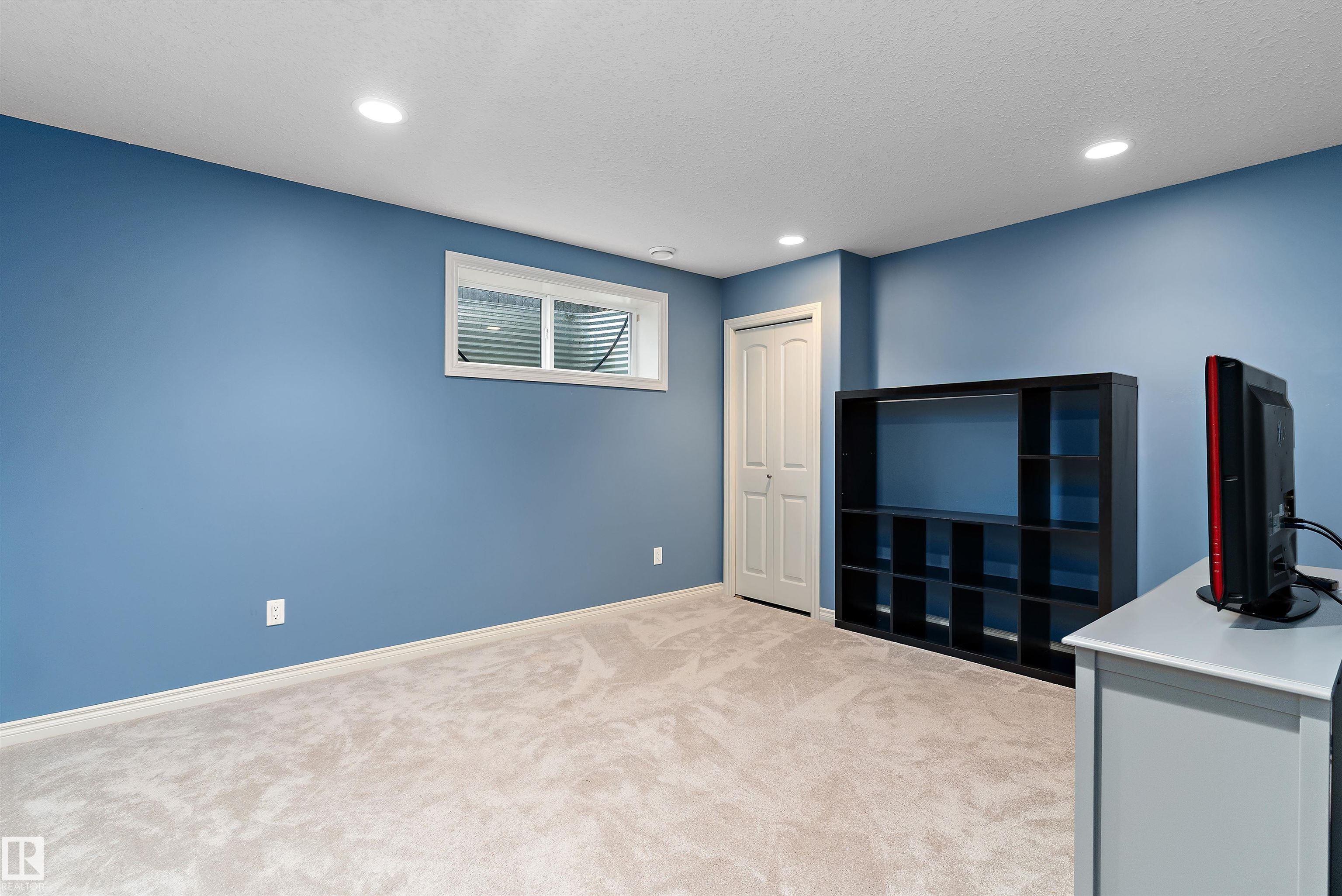 Photo 29 at 39 - 18230 104a Street NW, Elsinore, Edmonton