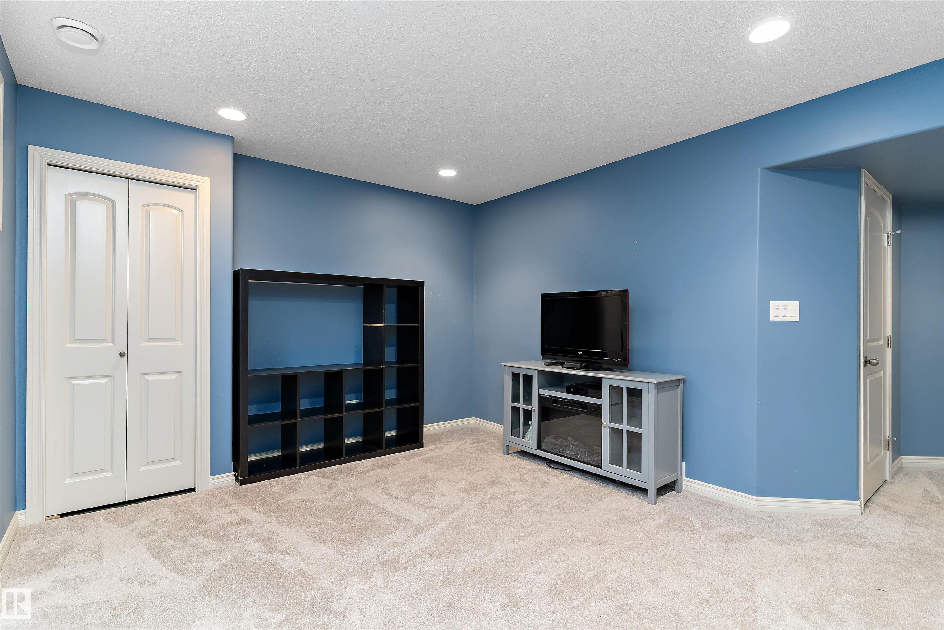 Photo 30 at 39 - 18230 104a Street NW, Elsinore, Edmonton