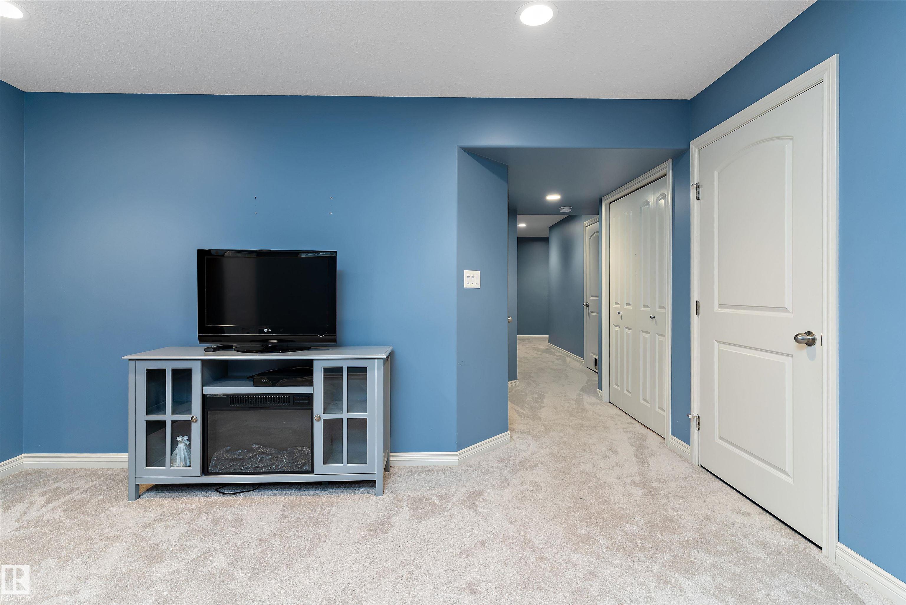 Photo 31 at 39 - 18230 104a Street NW, Elsinore, Edmonton