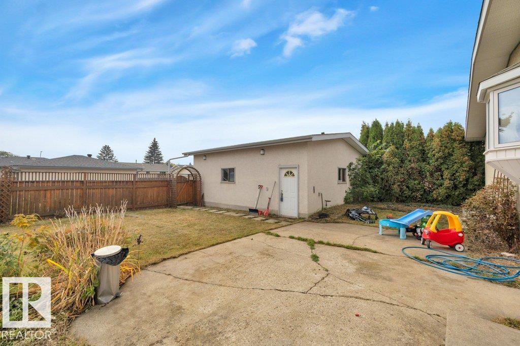 Photo 39 at 7519 150 Avenue NW, Kilkenny, Edmonton