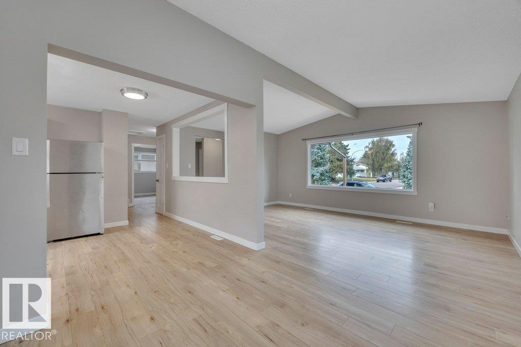 Photo 8 at 7519 150 Avenue NW, Kilkenny, Edmonton