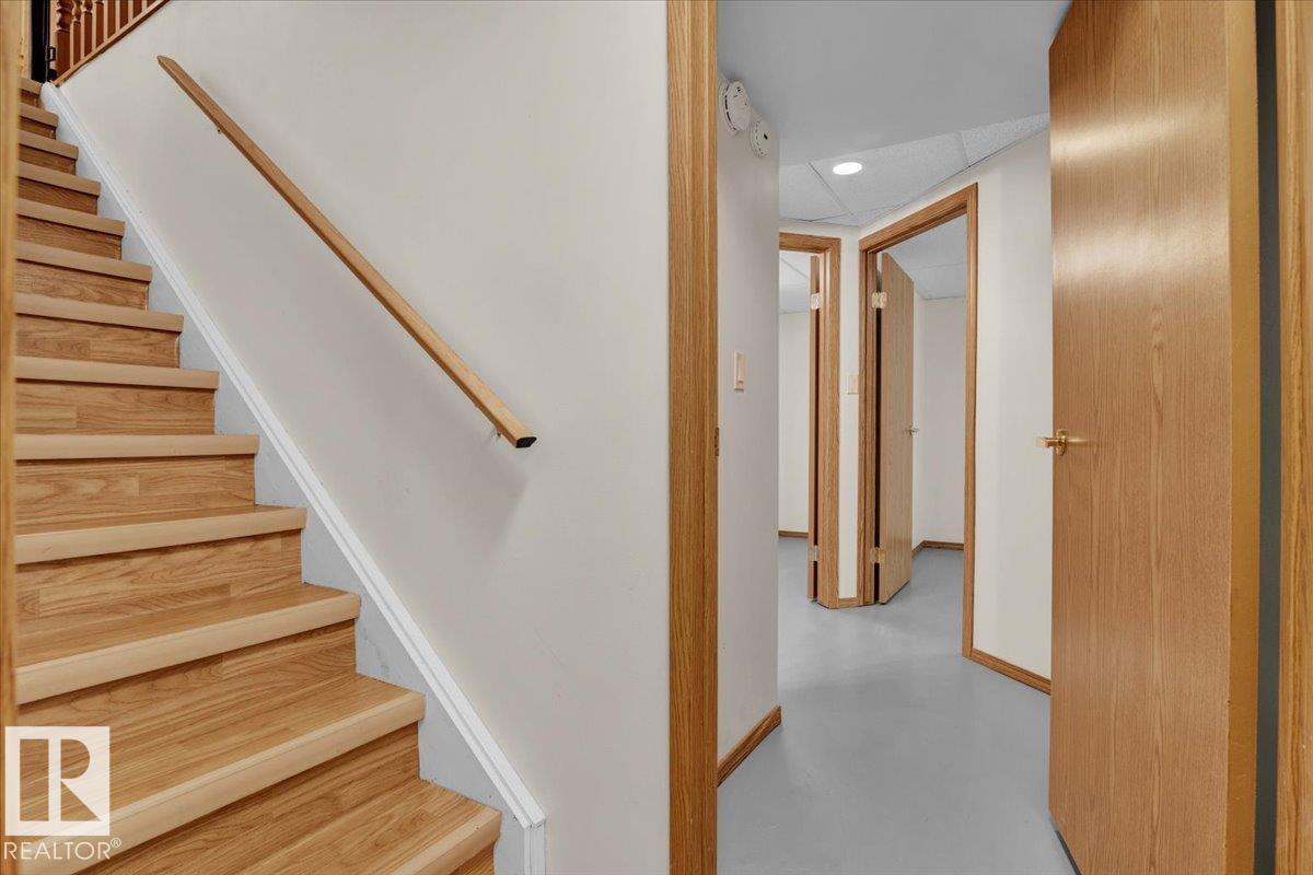 Photo 21 at 10724 153 Avenue NW, Beaumaris, Edmonton