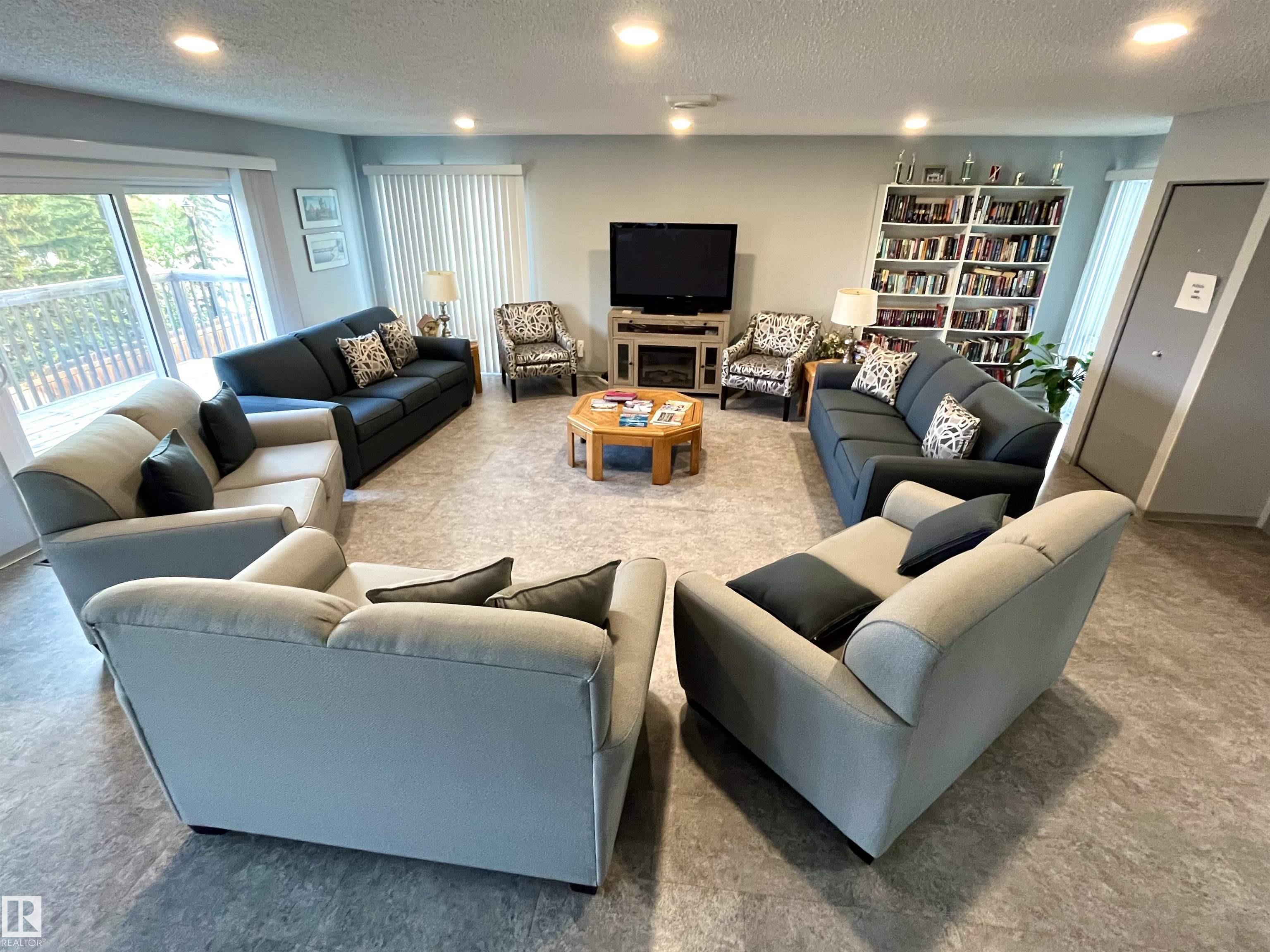Photo 42 at 10724 153 Avenue NW, Beaumaris, Edmonton