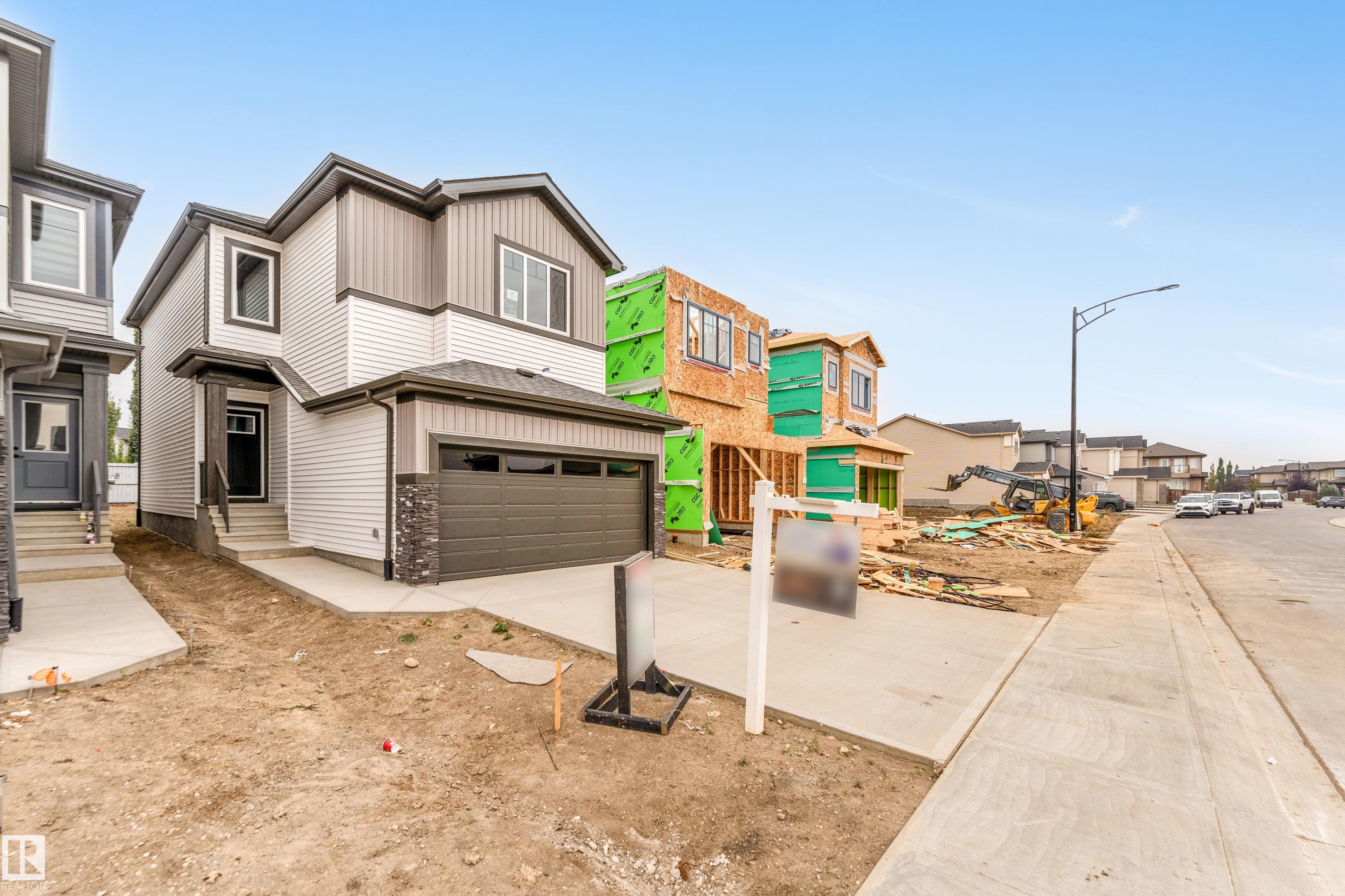 Photo 2 at 8723 181 Avenue NW, Klarvatten, Edmonton