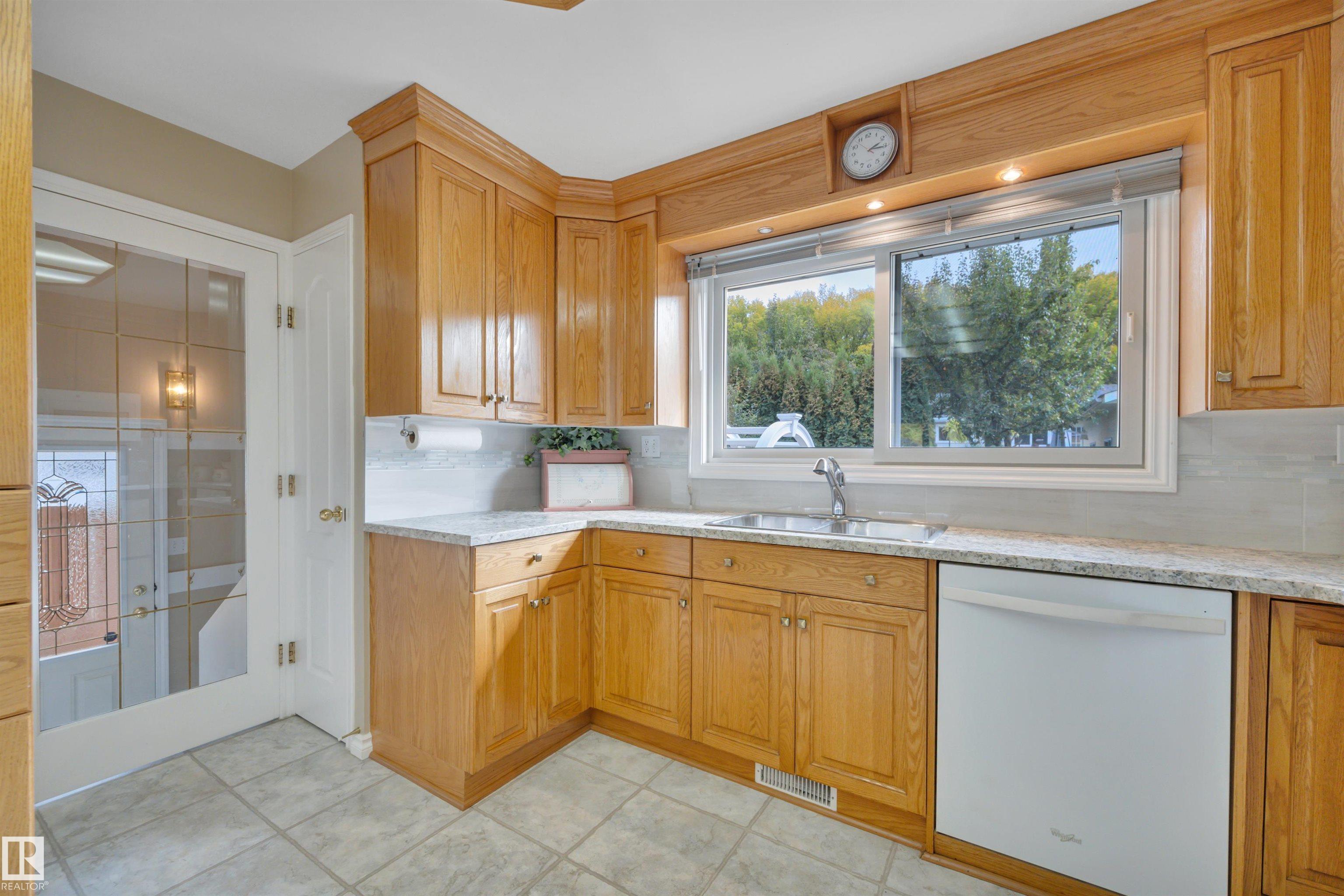 Photo 19 at 56 Fleetwood Crescent, Forest Lawn, St. Albert