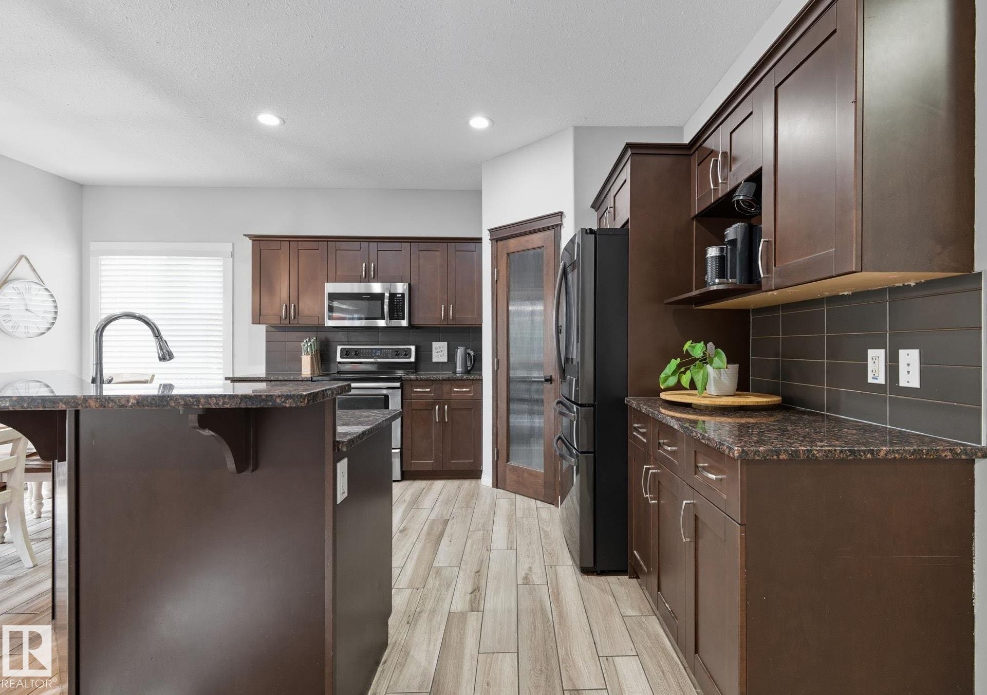 Photo 7 at 4 Brassard Court, Coloniale Estates, Beaumont