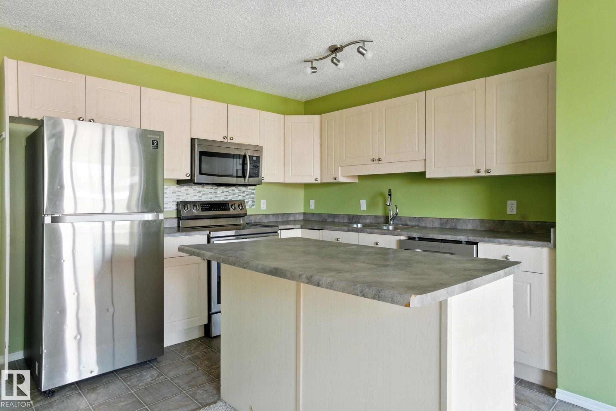 Photo 15 at 8016 2 Avenue SW, Ellerslie, Edmonton
